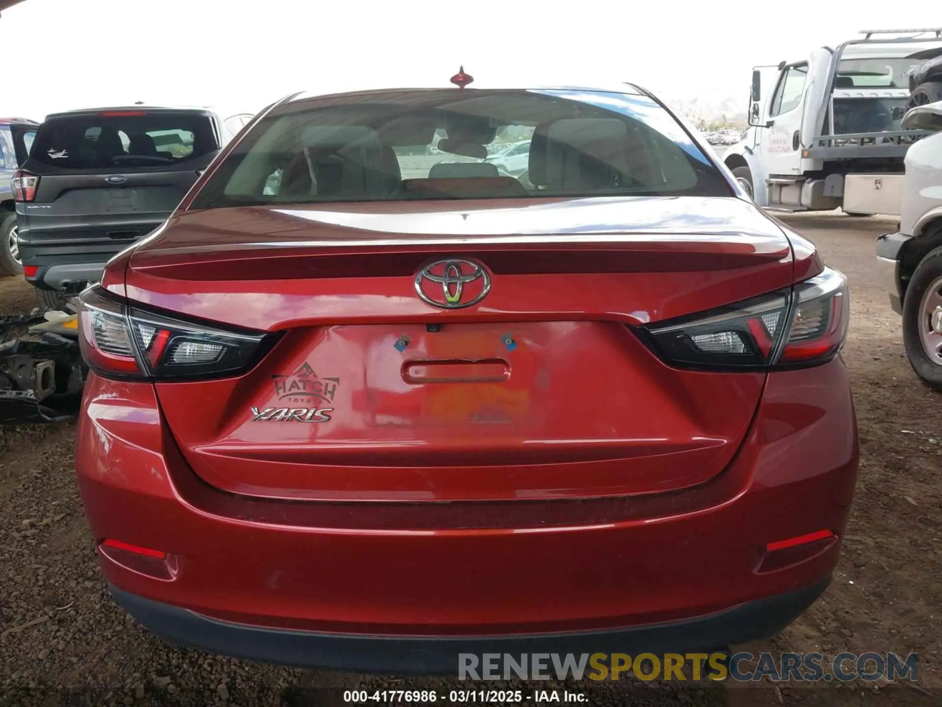 16 Фотография поврежденного автомобиля 3MYDLBYV7KY523076 TOYOTA YARIS 2019