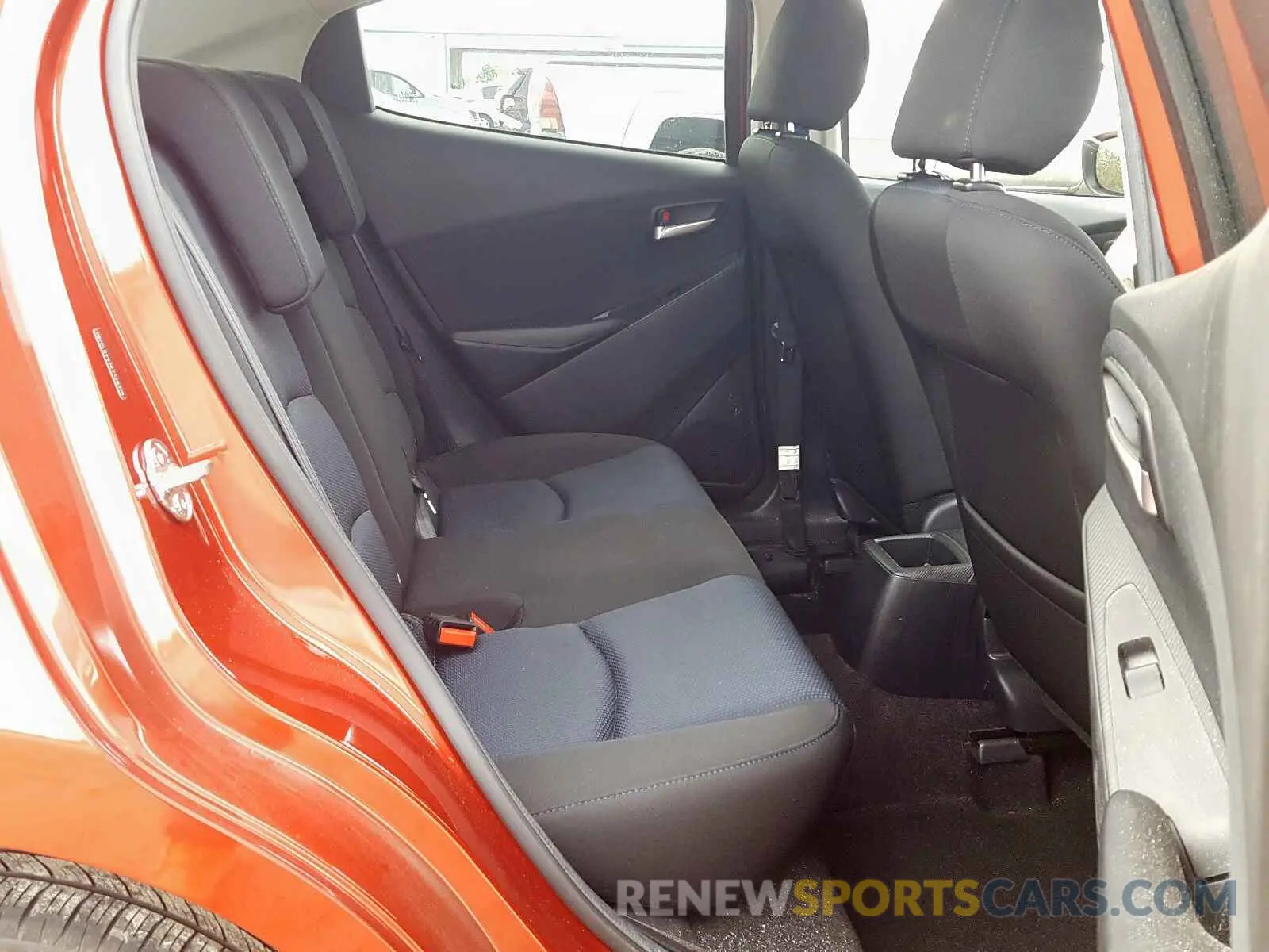 6 Photograph of a damaged car 3MYDLBYV7KY528326 TOYOTA YARIS 2019