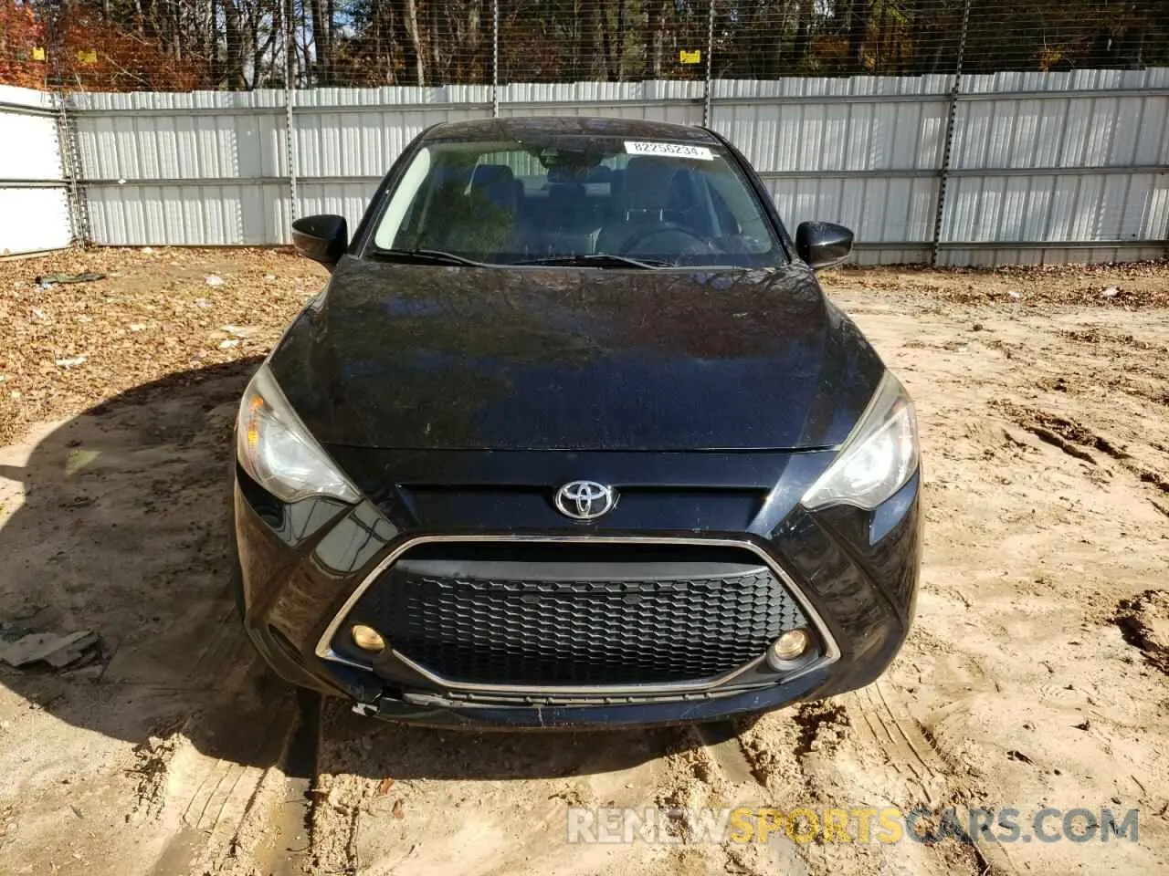 5 Фотография поврежденного автомобиля 3MYDLBYV8KY500521 TOYOTA YARIS 2019