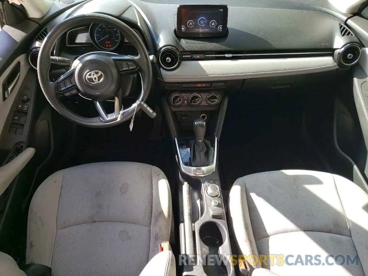 8 Фотография поврежденного автомобиля 3MYDLBYV8KY500521 TOYOTA YARIS 2019