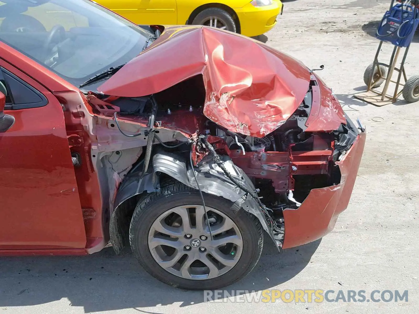 9 Photograph of a damaged car 3MYDLBYV8KY503029 TOYOTA YARIS 2019