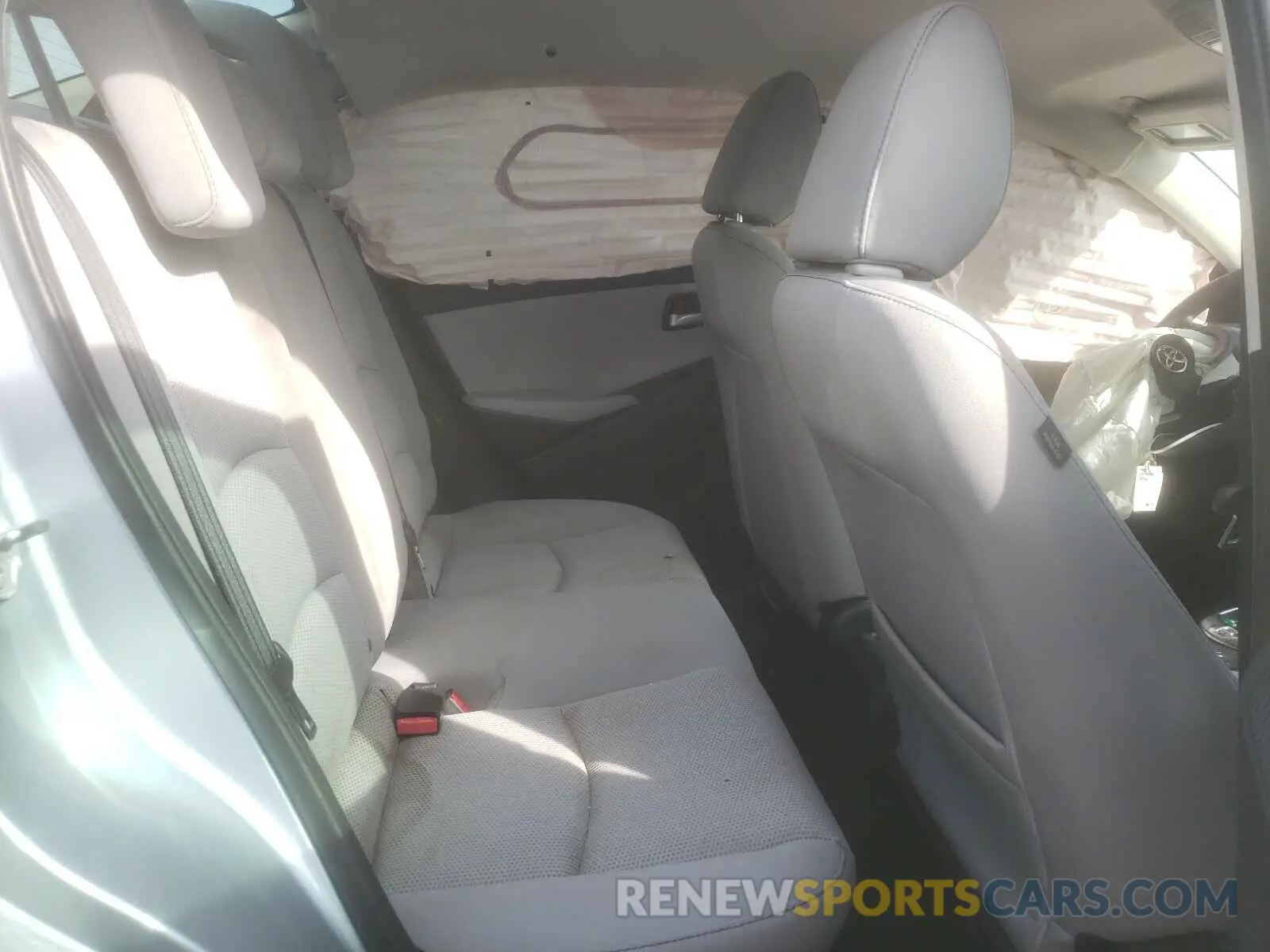6 Photograph of a damaged car 3MYDLBYV8KY503953 TOYOTA YARIS 2019