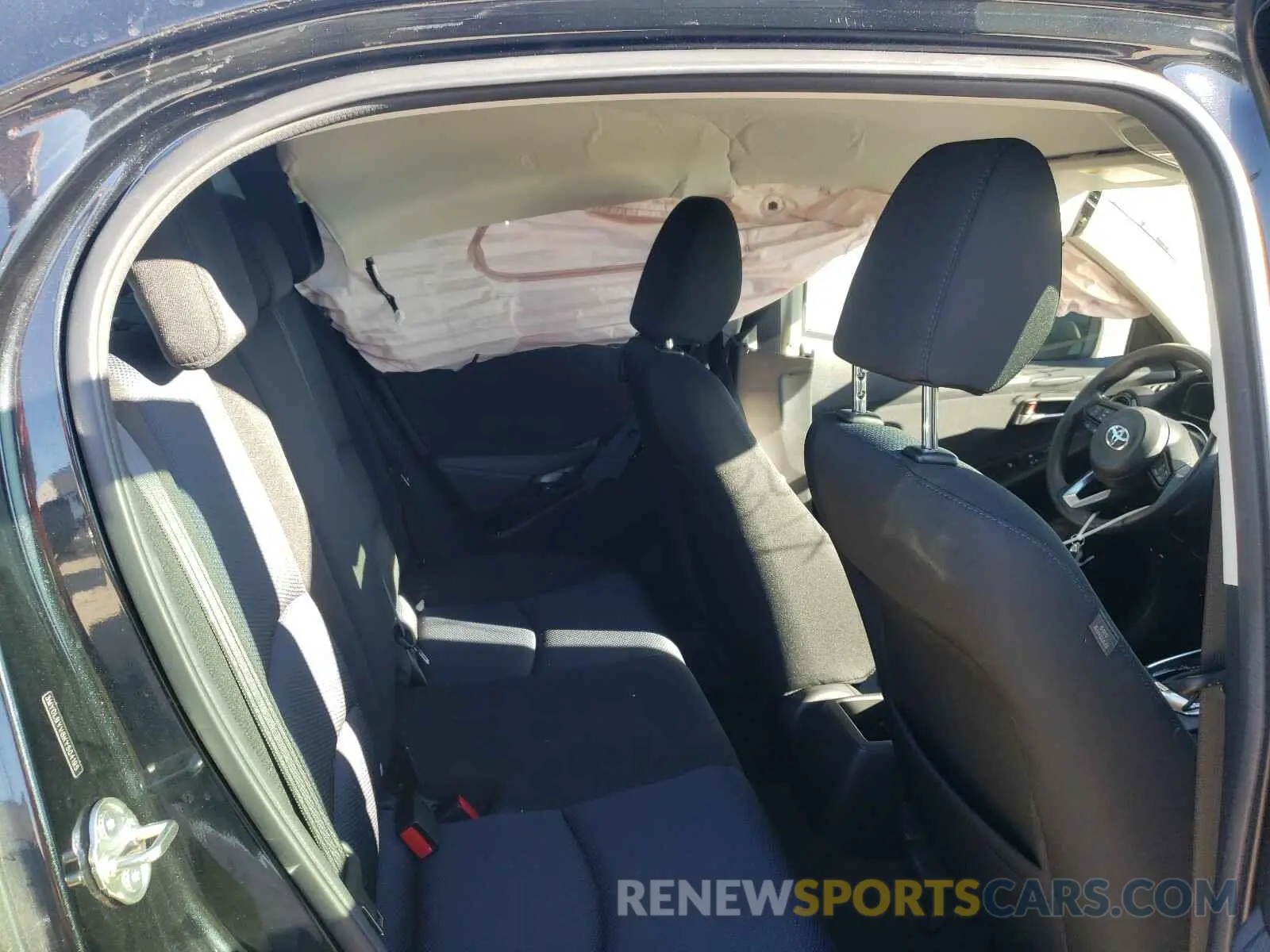 6 Photograph of a damaged car 3MYDLBYV8KY504195 TOYOTA YARIS 2019