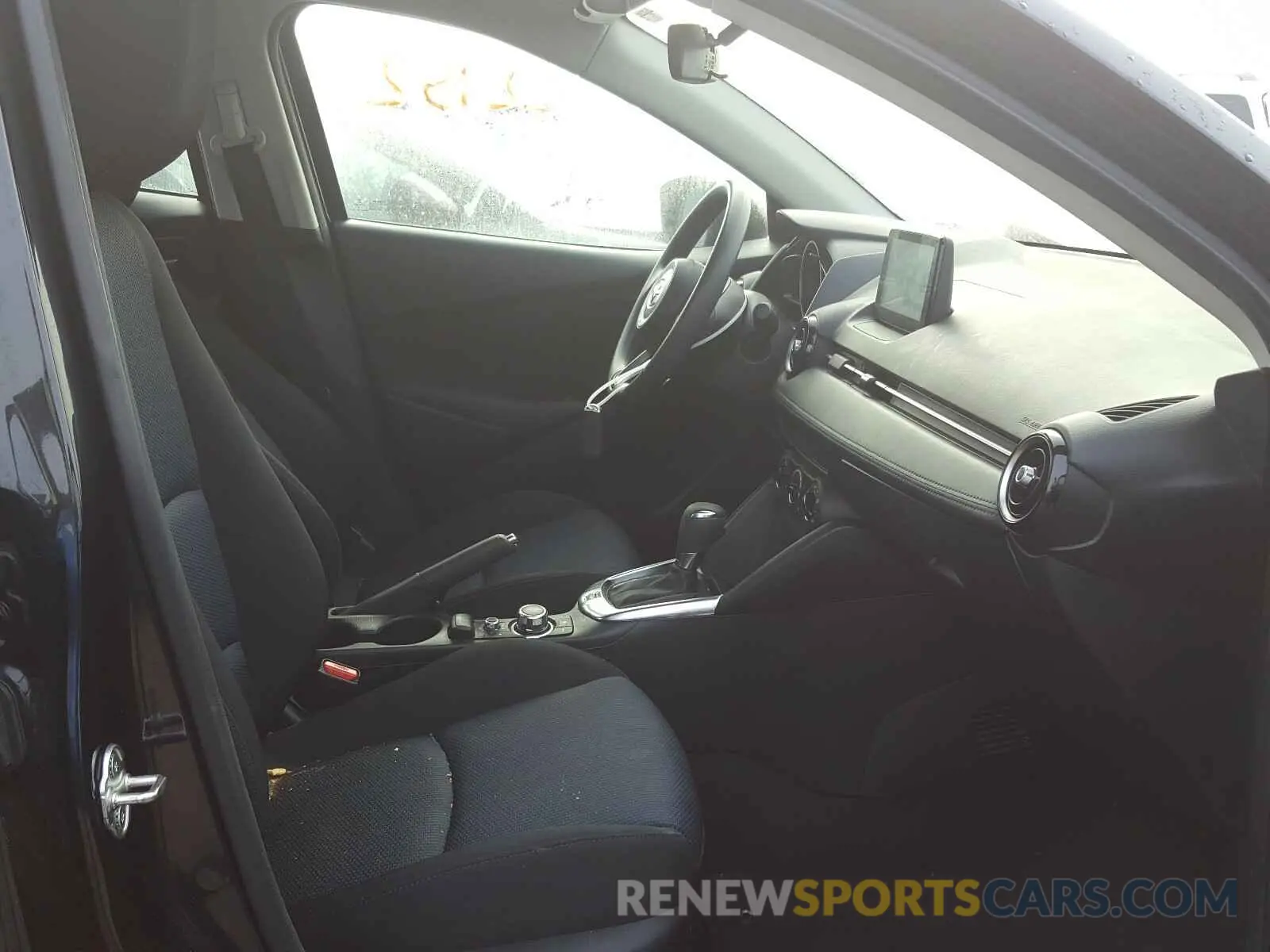 5 Photograph of a damaged car 3MYDLBYV8KY506187 TOYOTA YARIS 2019