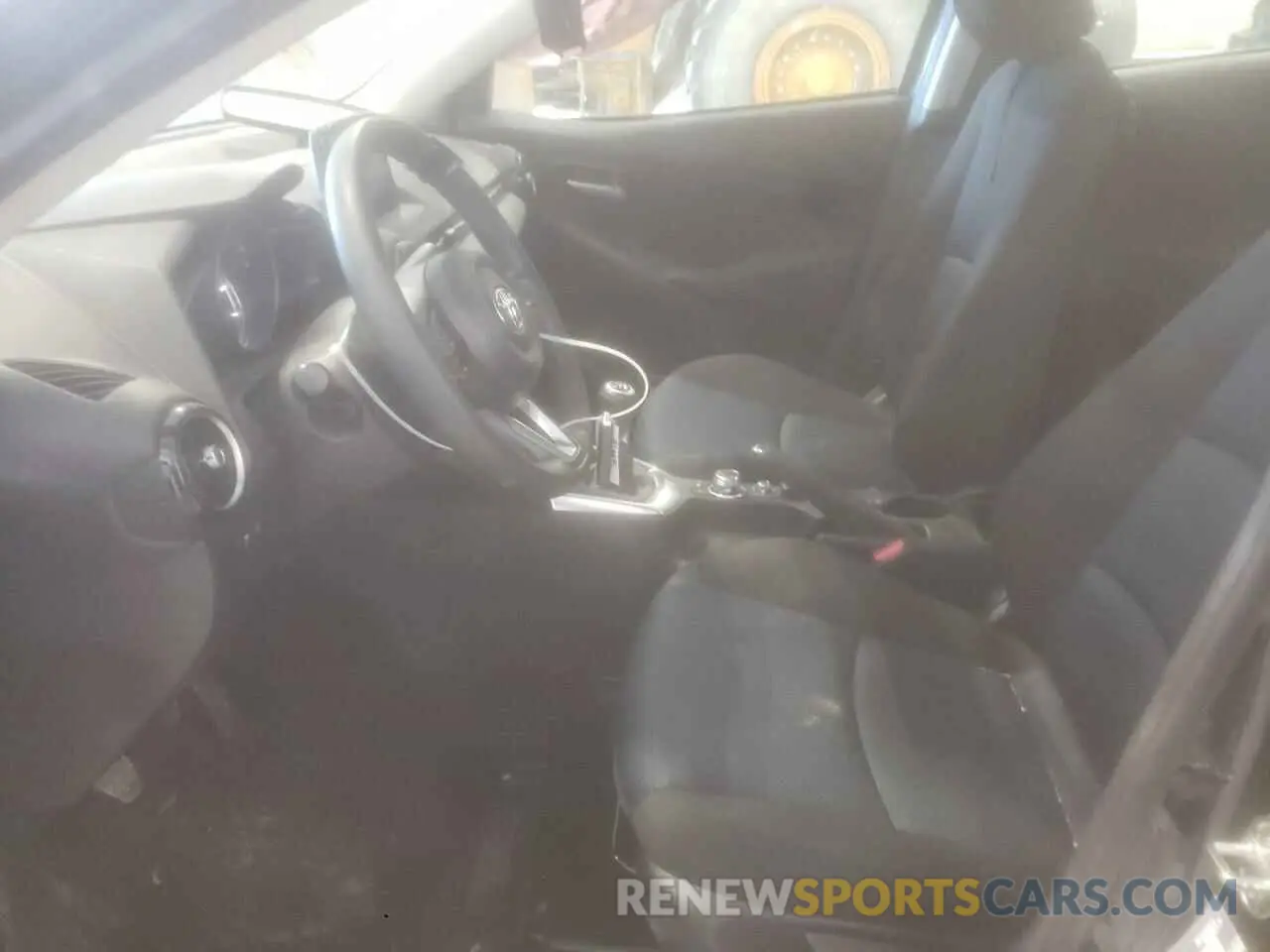 7 Photograph of a damaged car 3MYDLBYV8KY508070 TOYOTA YARIS 2019