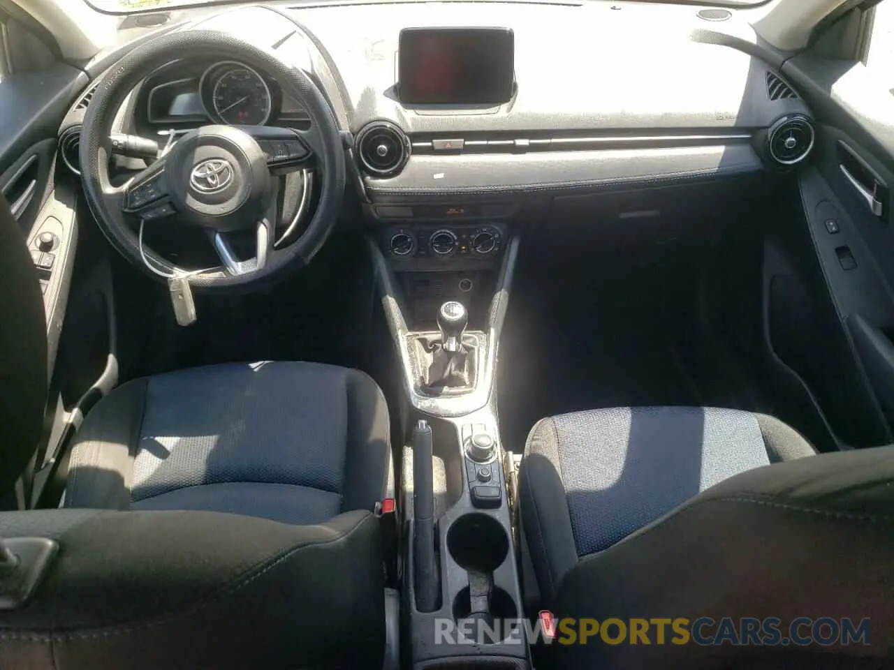 8 Photograph of a damaged car 3MYDLBYV8KY509056 TOYOTA YARIS 2019