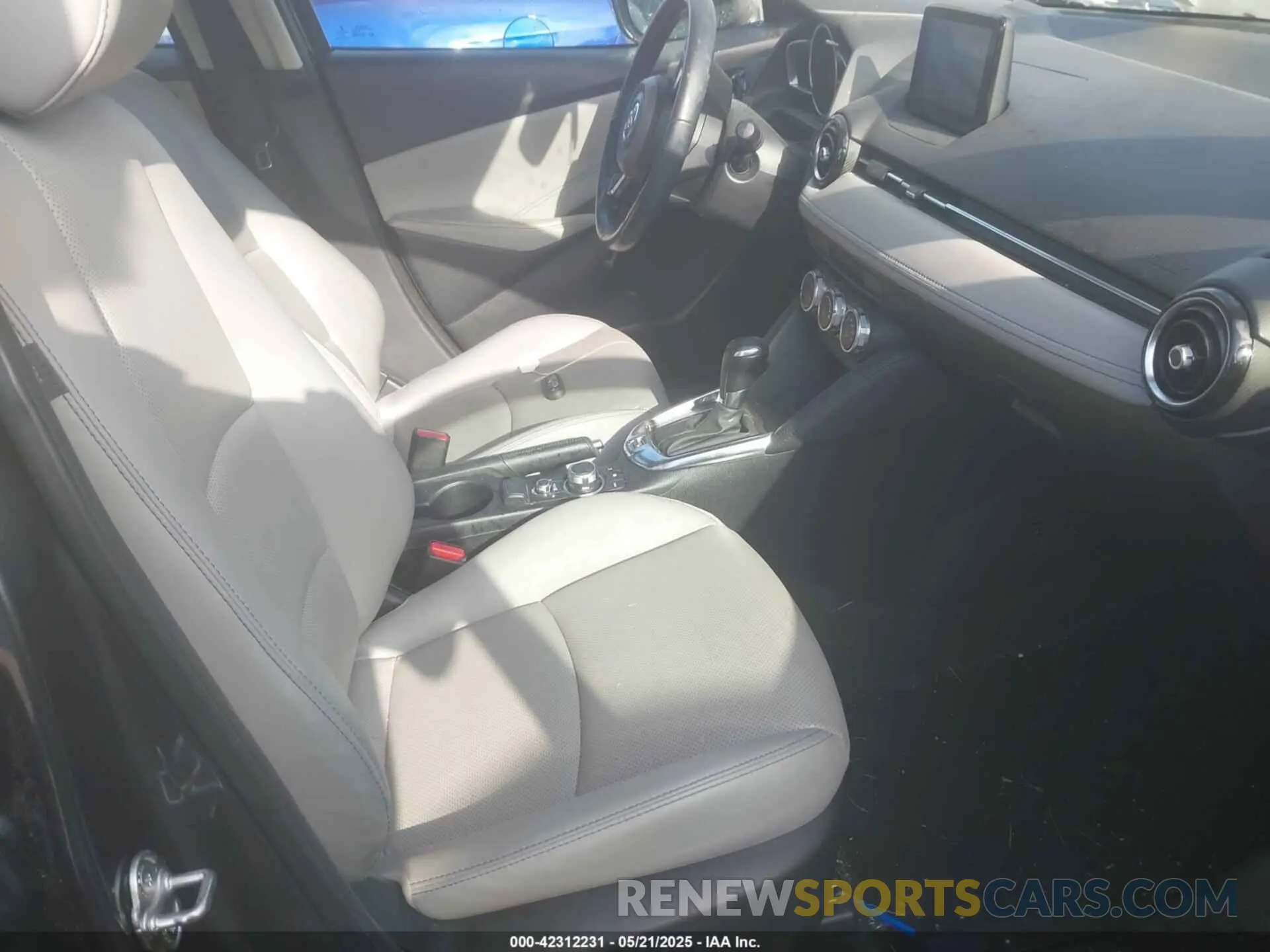 5 Фотография поврежденного автомобиля 3MYDLBYV8KY515505 TOYOTA YARIS 2019