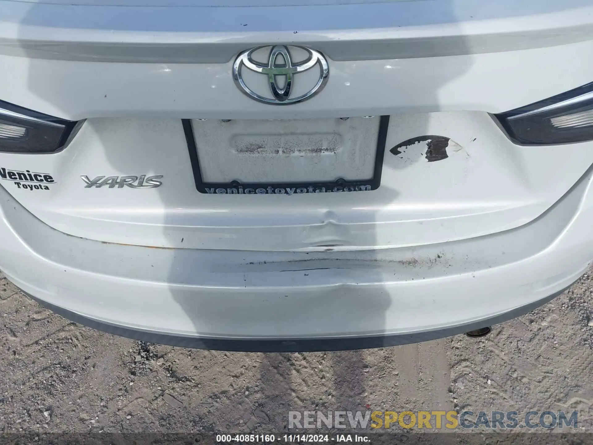17 Фотография поврежденного автомобиля 3MYDLBYV8KY515746 TOYOTA YARIS 2019