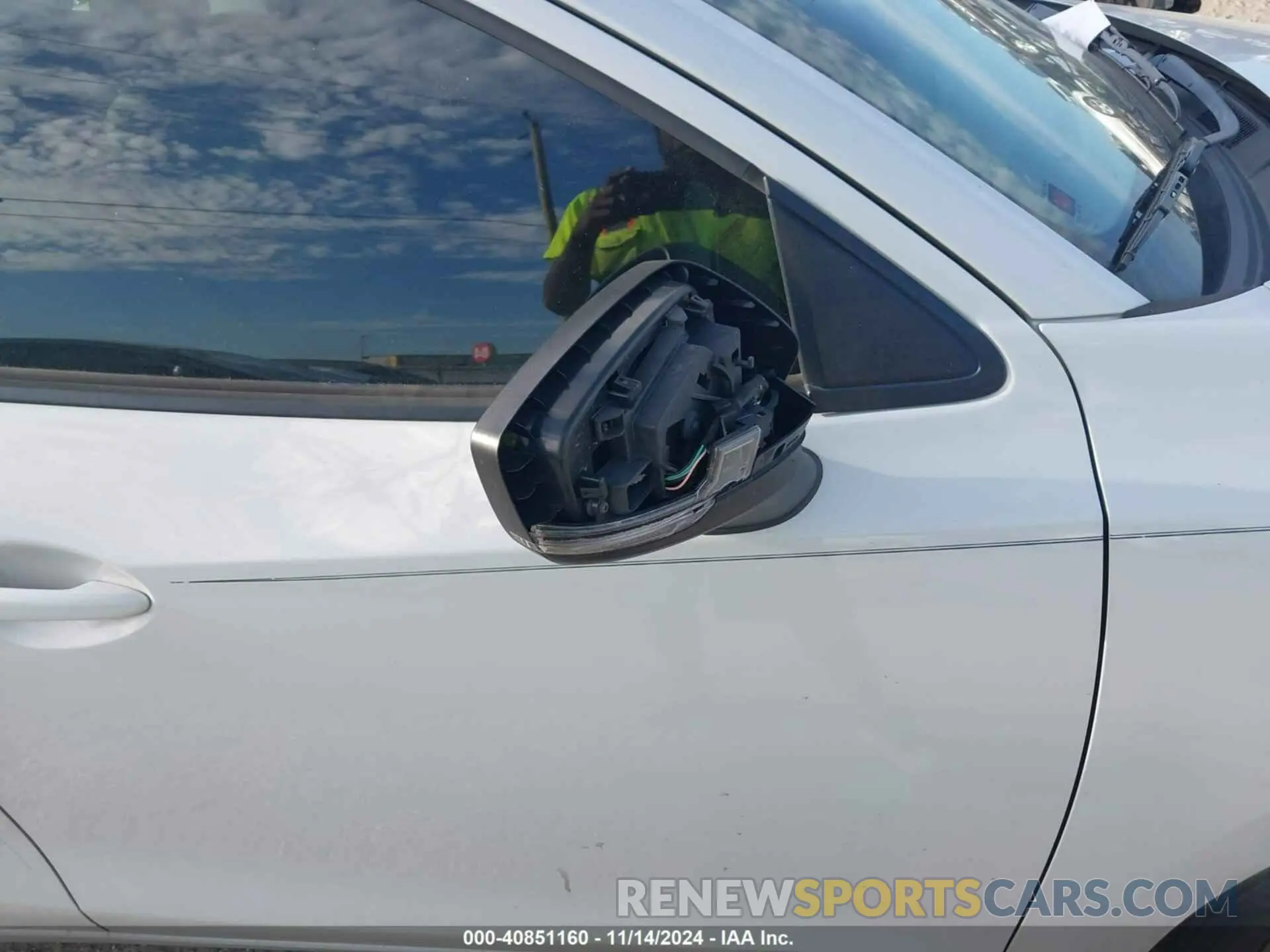 19 Фотография поврежденного автомобиля 3MYDLBYV8KY515746 TOYOTA YARIS 2019