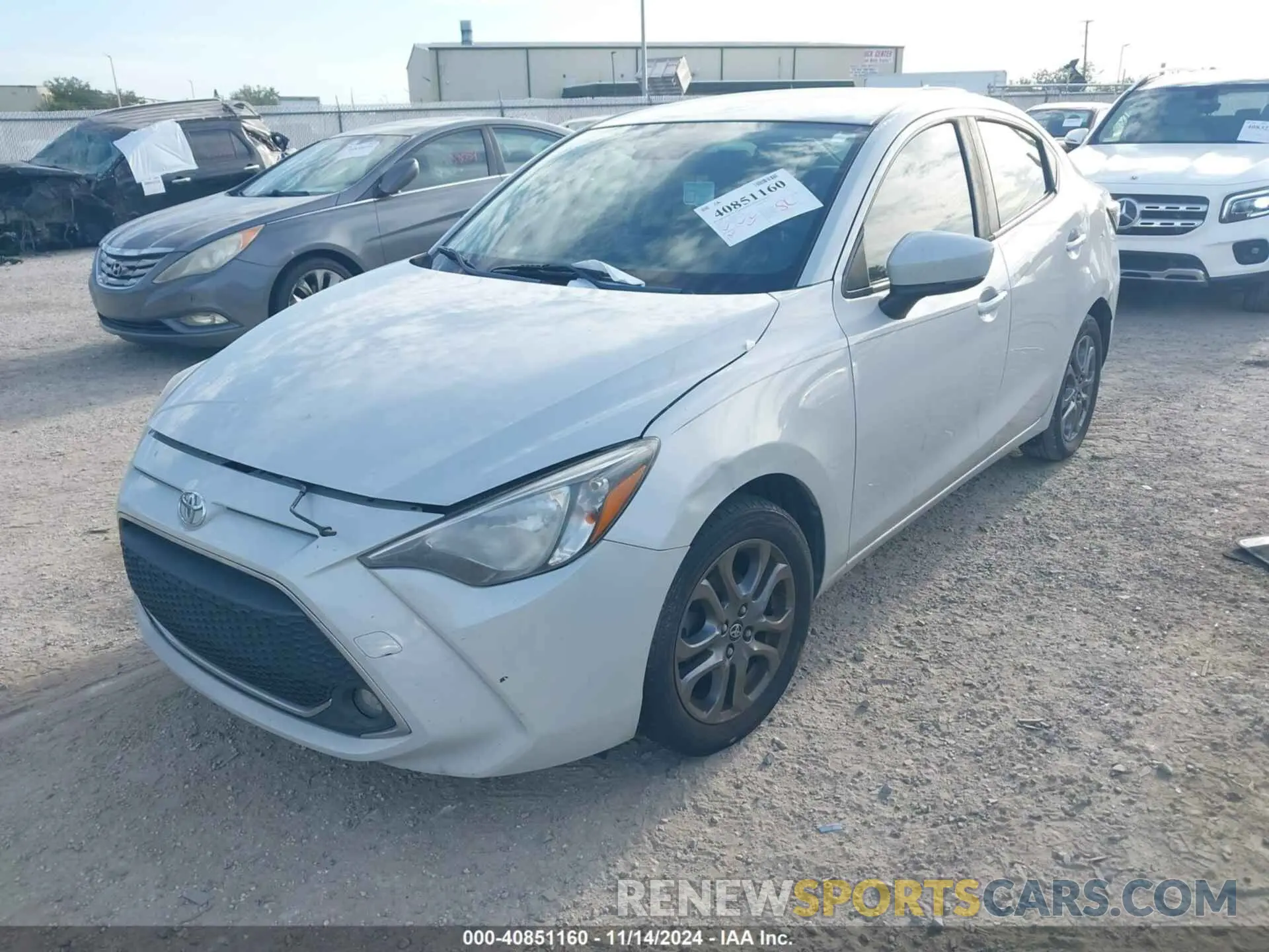 2 Фотография поврежденного автомобиля 3MYDLBYV8KY515746 TOYOTA YARIS 2019