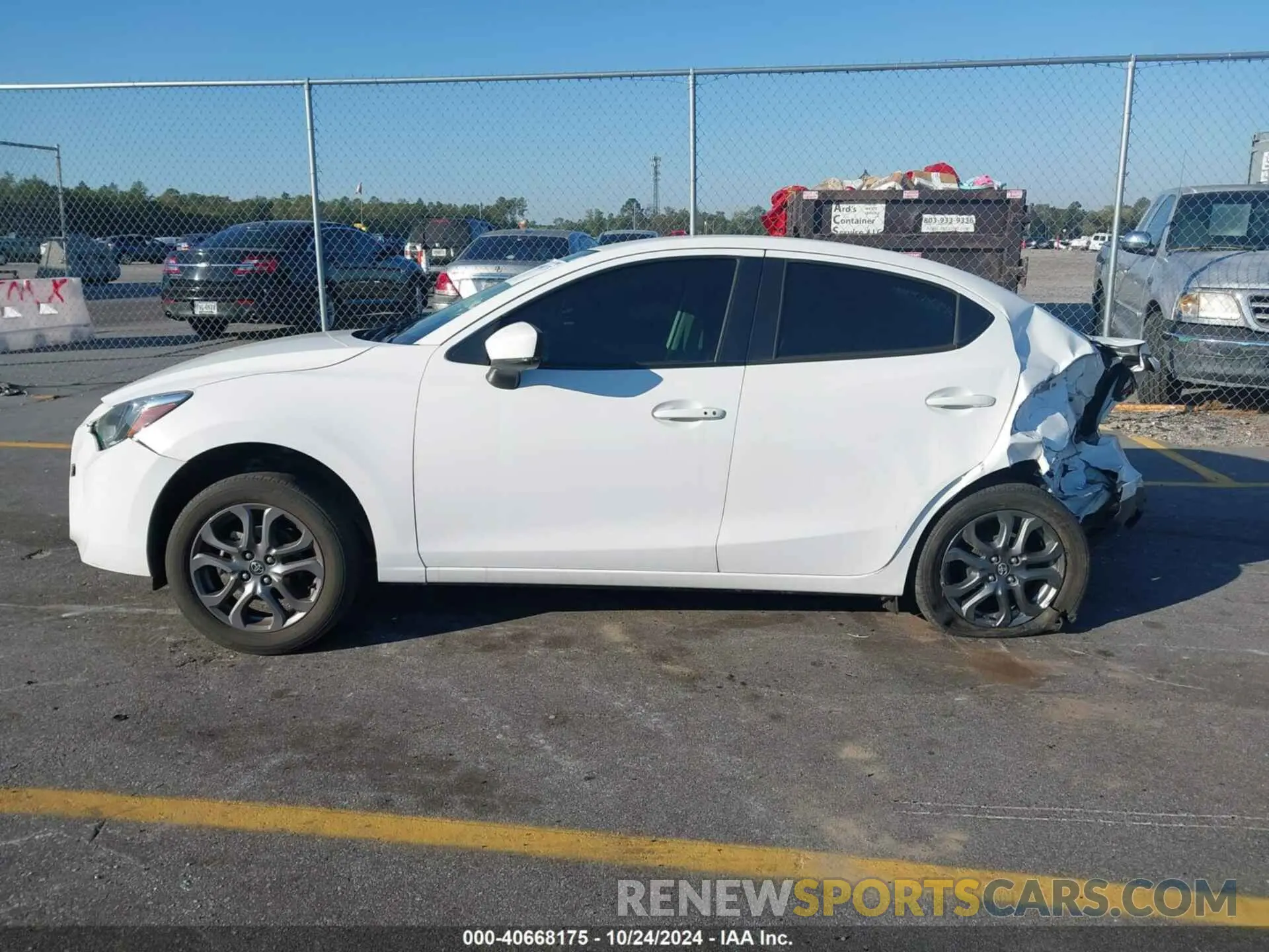 14 Фотография поврежденного автомобиля 3MYDLBYV8KY517710 TOYOTA YARIS 2019