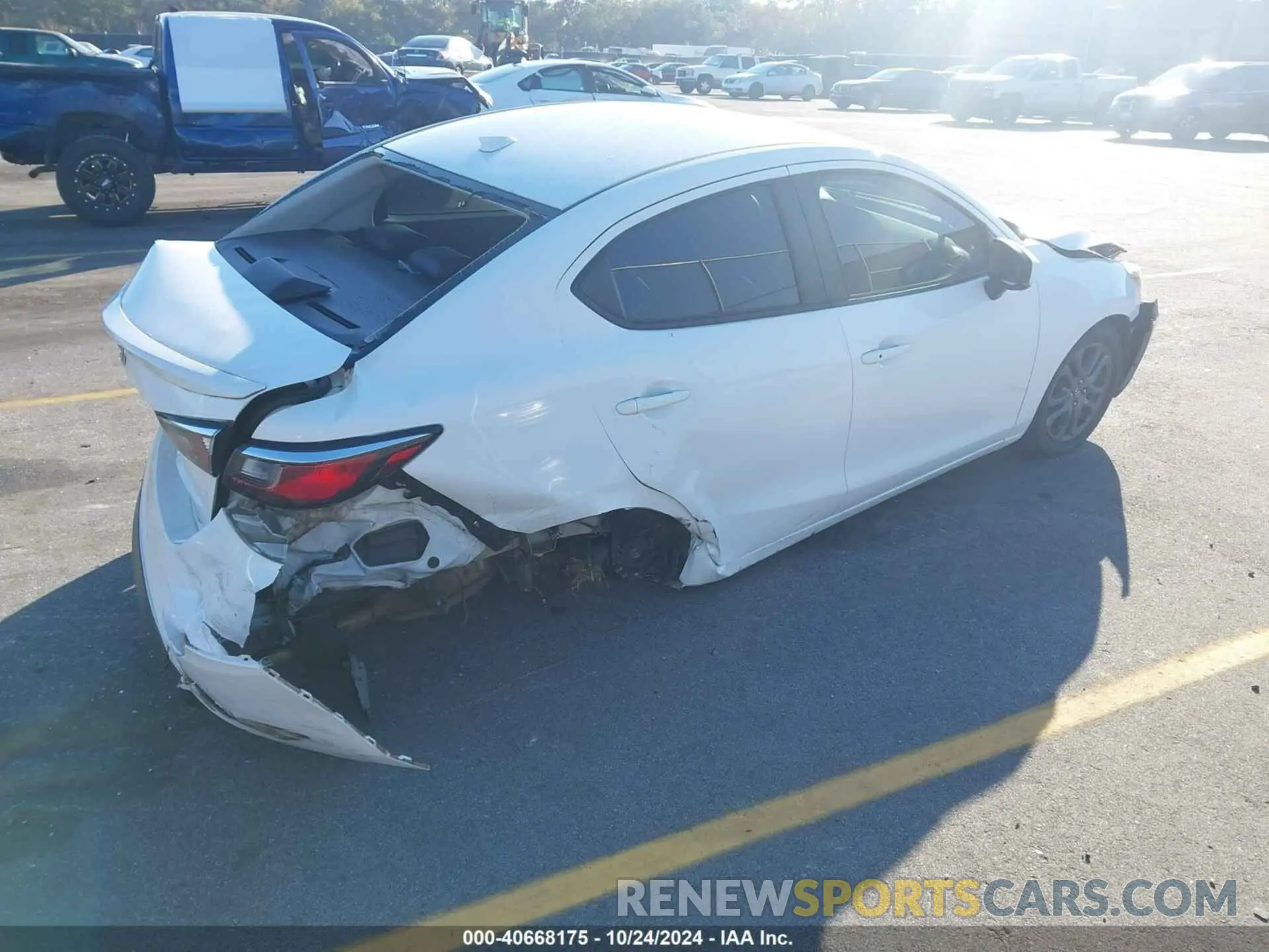4 Фотография поврежденного автомобиля 3MYDLBYV8KY517710 TOYOTA YARIS 2019