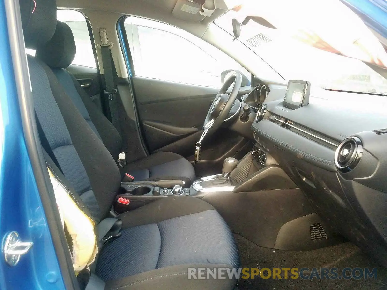 5 Photograph of a damaged car 3MYDLBYV8KY522888 TOYOTA YARIS 2019