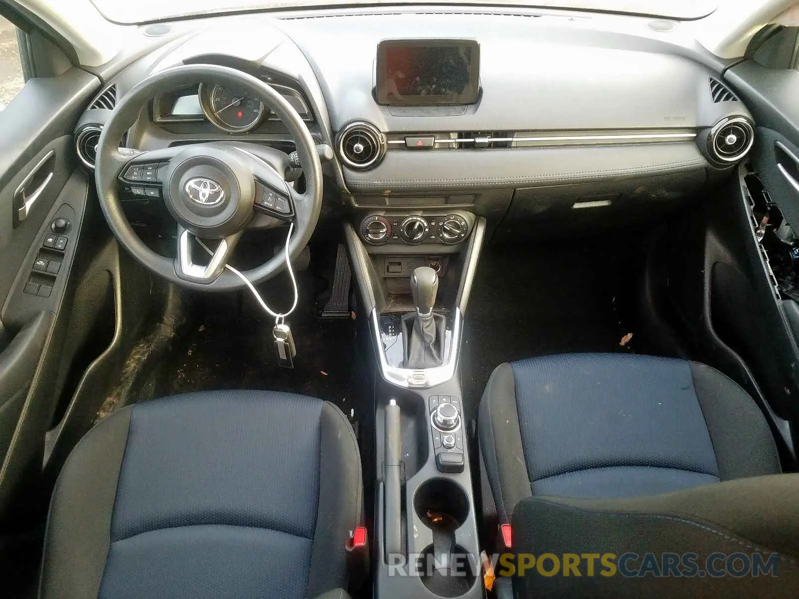 9 Photograph of a damaged car 3MYDLBYV8KY522888 TOYOTA YARIS 2019