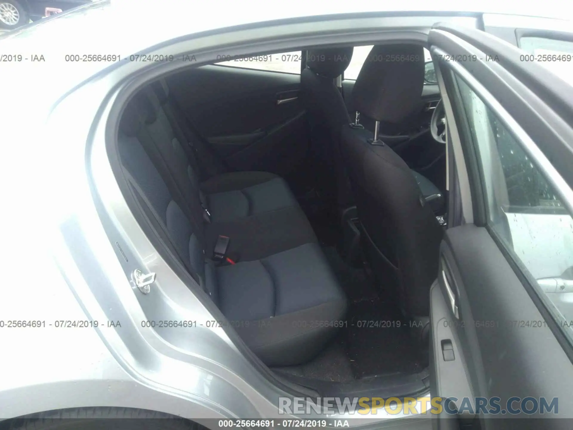8 Photograph of a damaged car 3MYDLBYV8KY524611 TOYOTA YARIS 2019