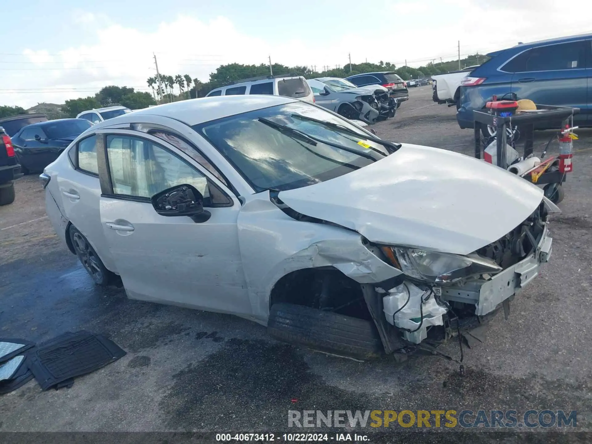 1 Фотография поврежденного автомобиля 3MYDLBYV8KY527931 TOYOTA YARIS 2019
