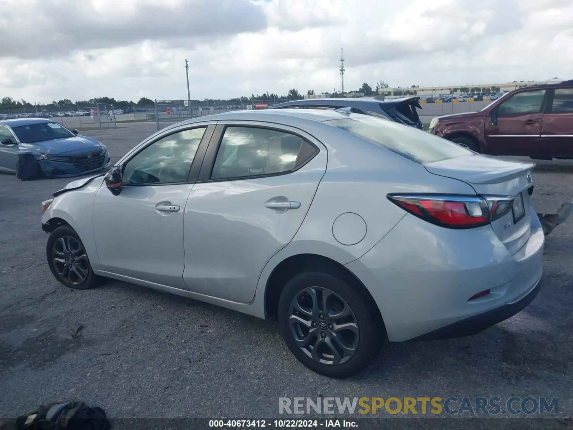 15 Фотография поврежденного автомобиля 3MYDLBYV8KY527931 TOYOTA YARIS 2019
