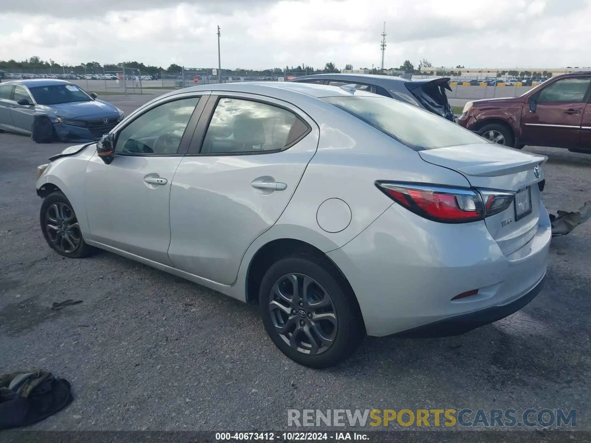 3 Фотография поврежденного автомобиля 3MYDLBYV8KY527931 TOYOTA YARIS 2019