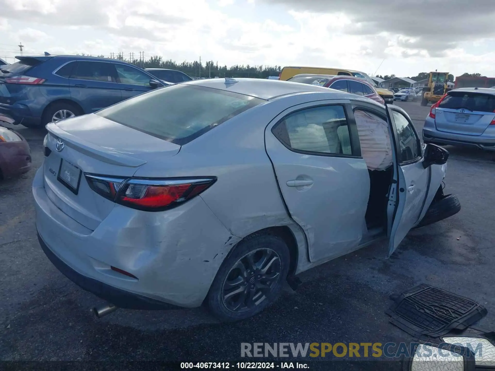 4 Фотография поврежденного автомобиля 3MYDLBYV8KY527931 TOYOTA YARIS 2019