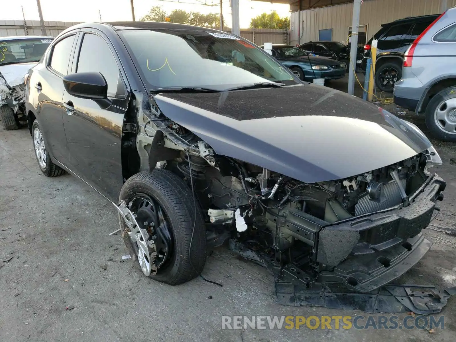 1 Photograph of a damaged car 3MYDLBYV8KY528125 TOYOTA YARIS 2019