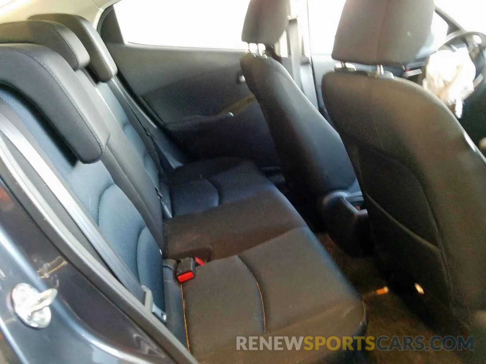 6 Photograph of a damaged car 3MYDLBYV9KY503993 TOYOTA YARIS 2019