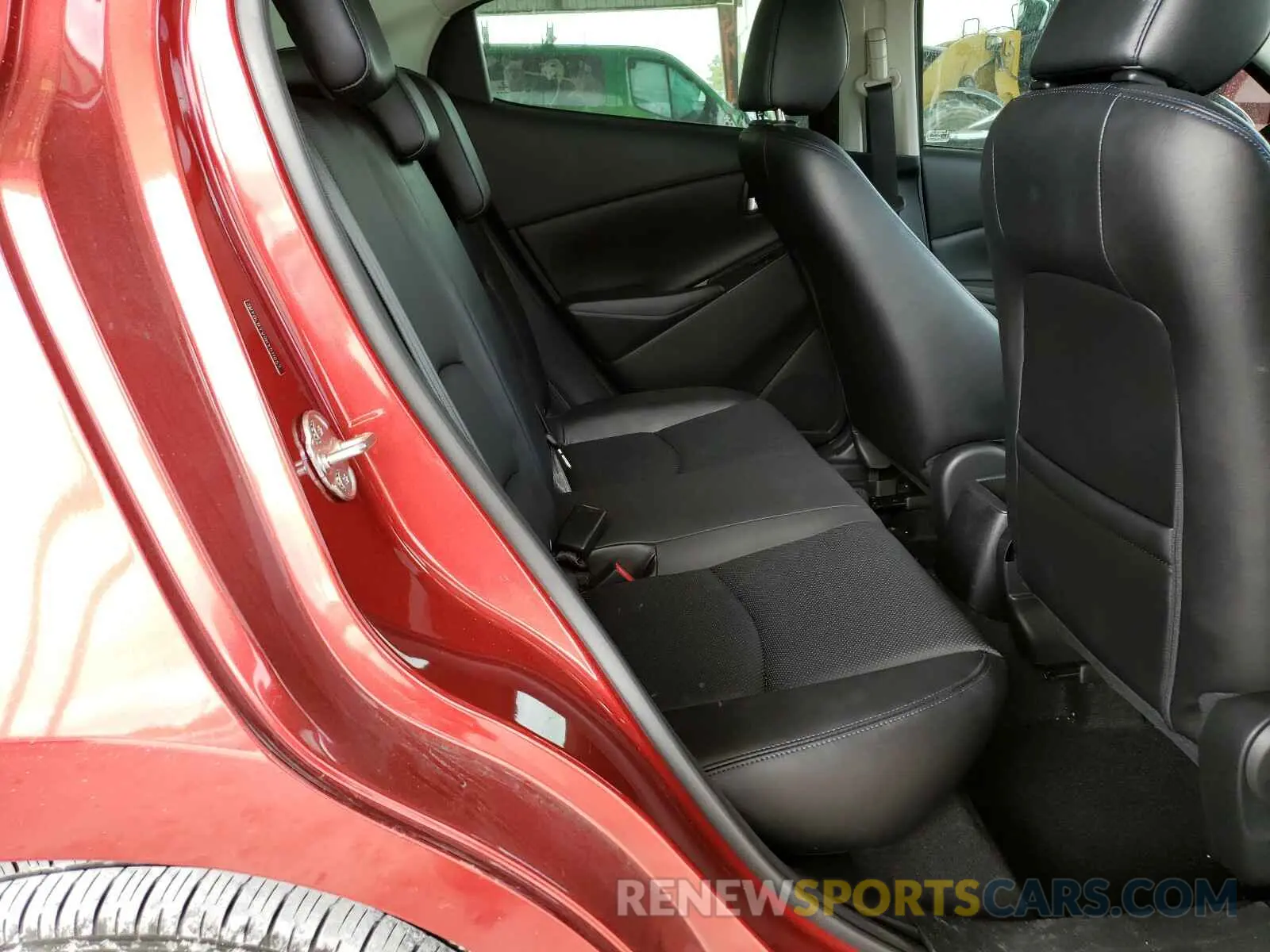 6 Photograph of a damaged car 3MYDLBYV9KY511057 TOYOTA YARIS 2019