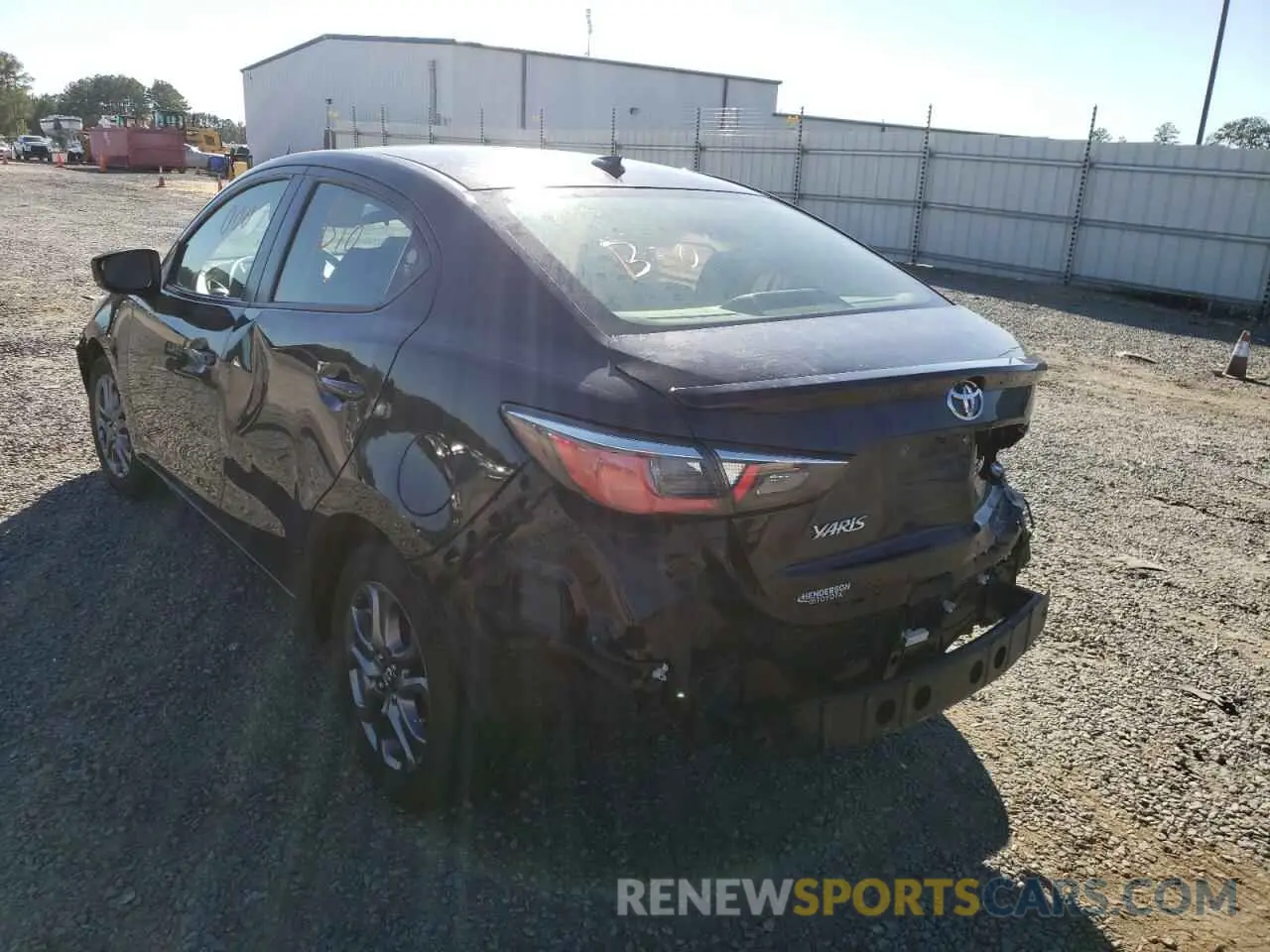 3 Фотография поврежденного автомобиля 3MYDLBYV9KY523094 TOYOTA YARIS 2019