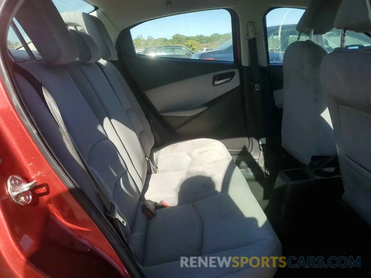 10 Photograph of a damaged car 3MYDLBYV9KY523290 TOYOTA YARIS 2019