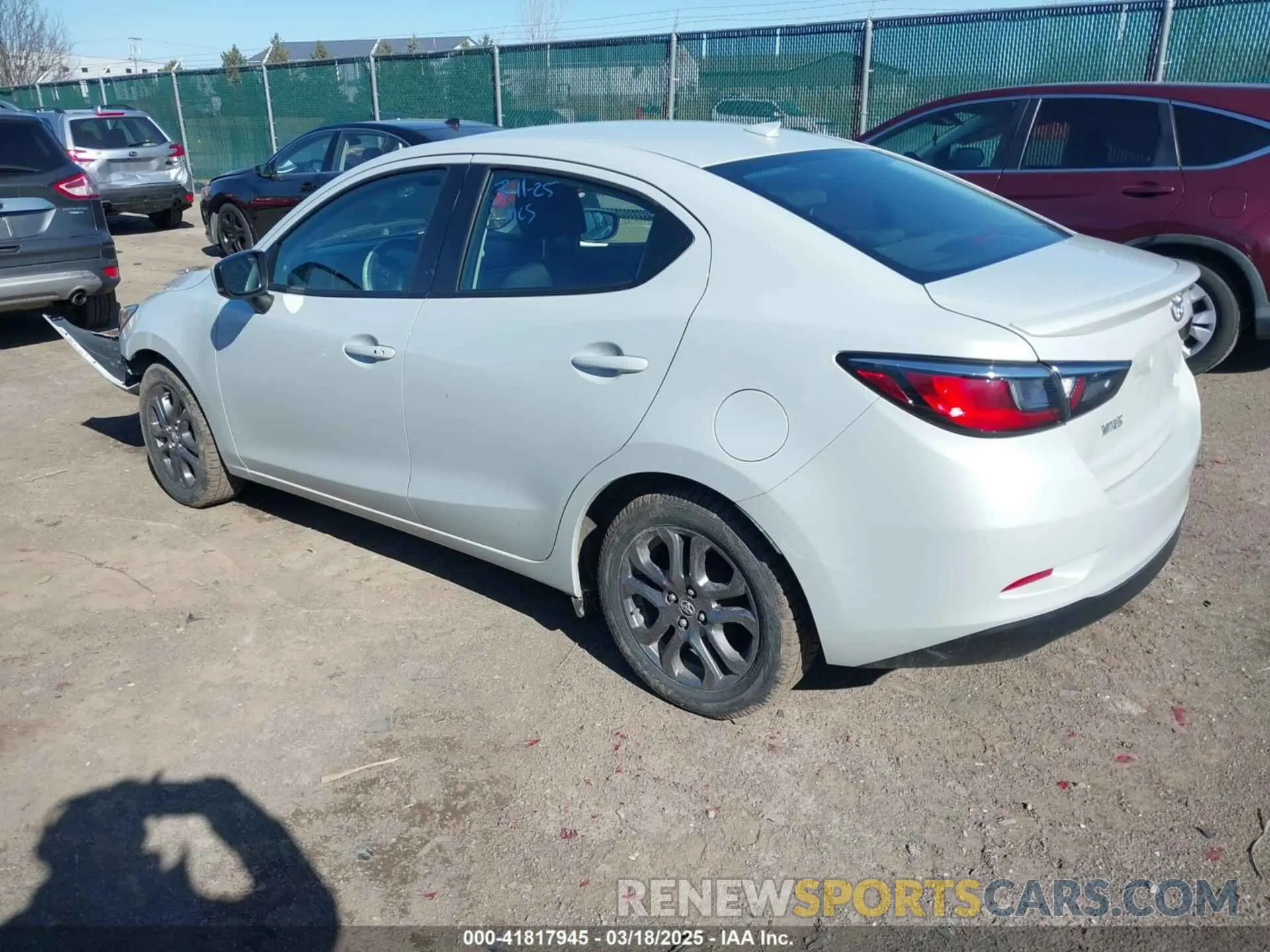 3 Photograph of a damaged car 3MYDLBYV9KY523922 TOYOTA YARIS 2019