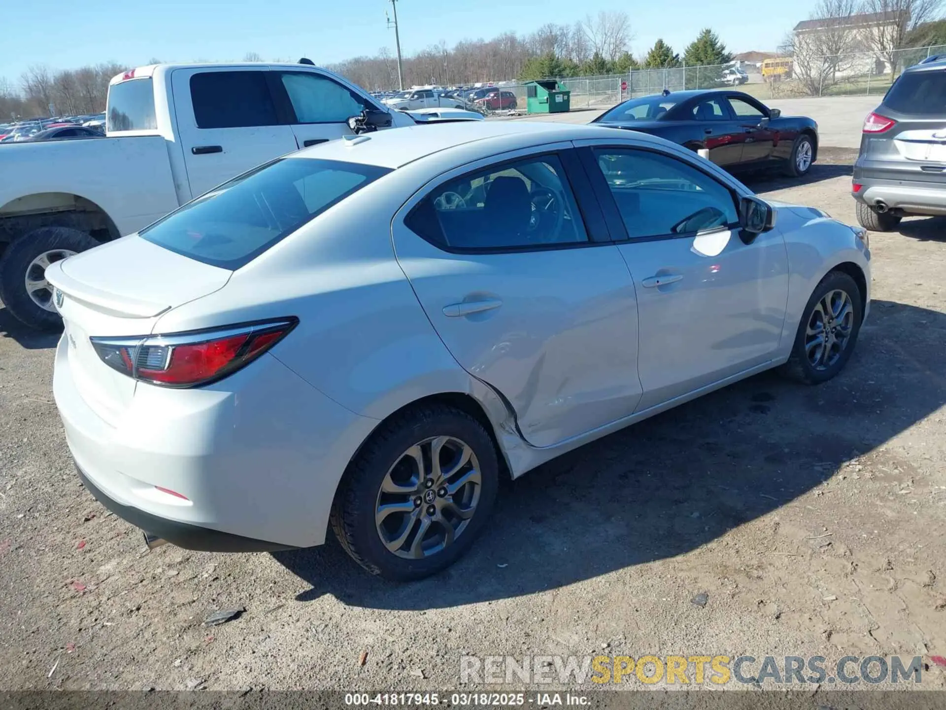 4 Photograph of a damaged car 3MYDLBYV9KY523922 TOYOTA YARIS 2019