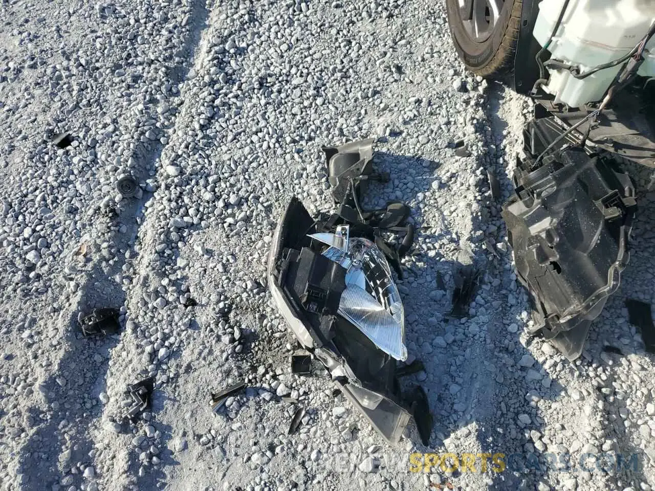 12 Photograph of a damaged car 3MYDLBYV9KY528201 TOYOTA YARIS 2019