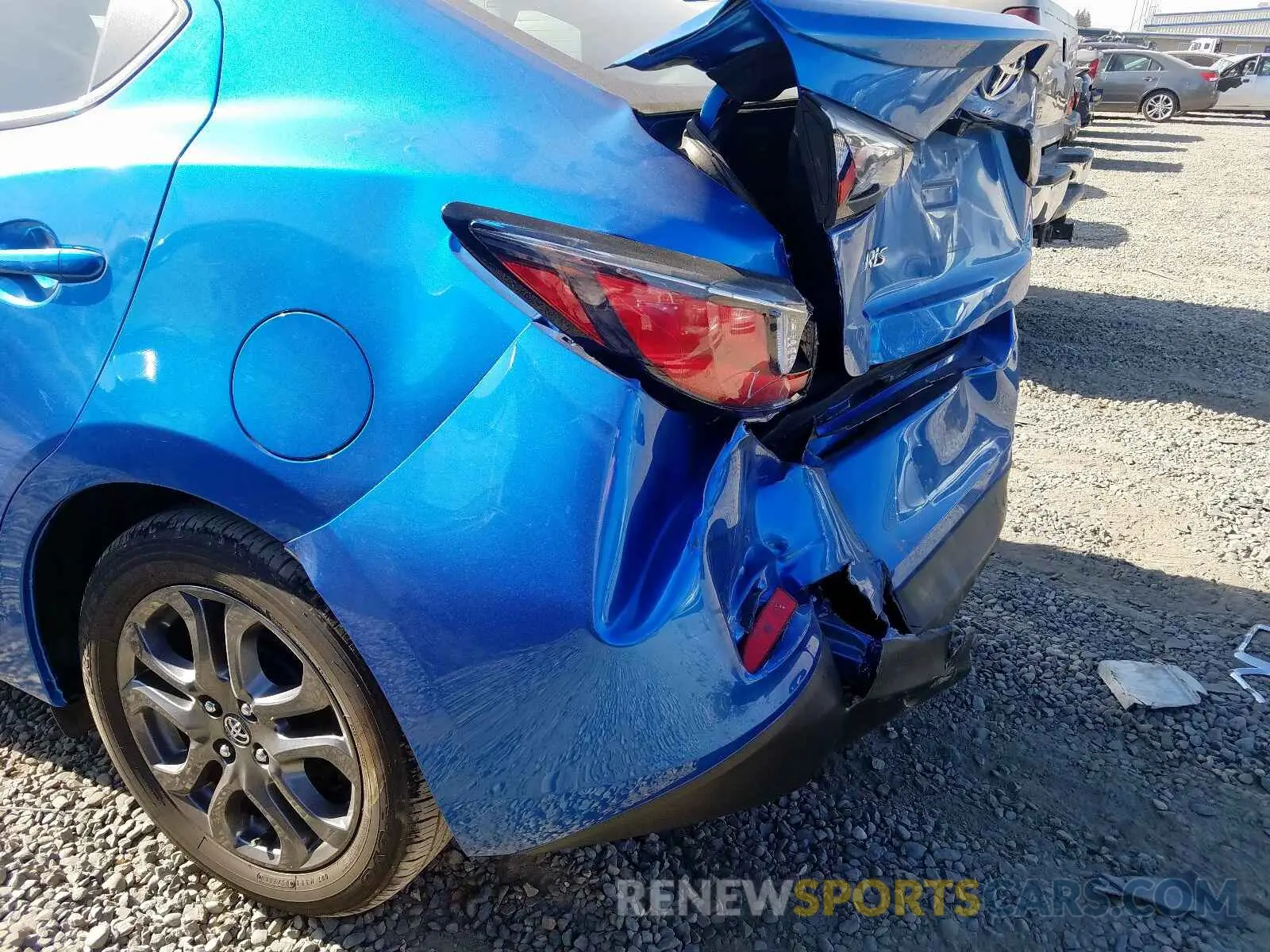 9 Photograph of a damaged car 3MYDLBYVXKY506613 TOYOTA YARIS 2019