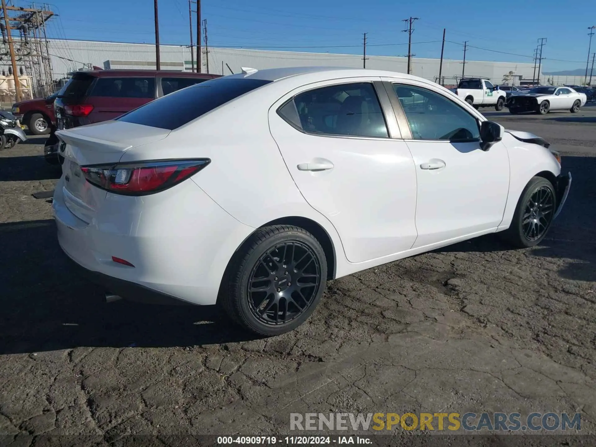 4 Photograph of a damaged car 3MYDLBYVXKY511097 TOYOTA YARIS 2019