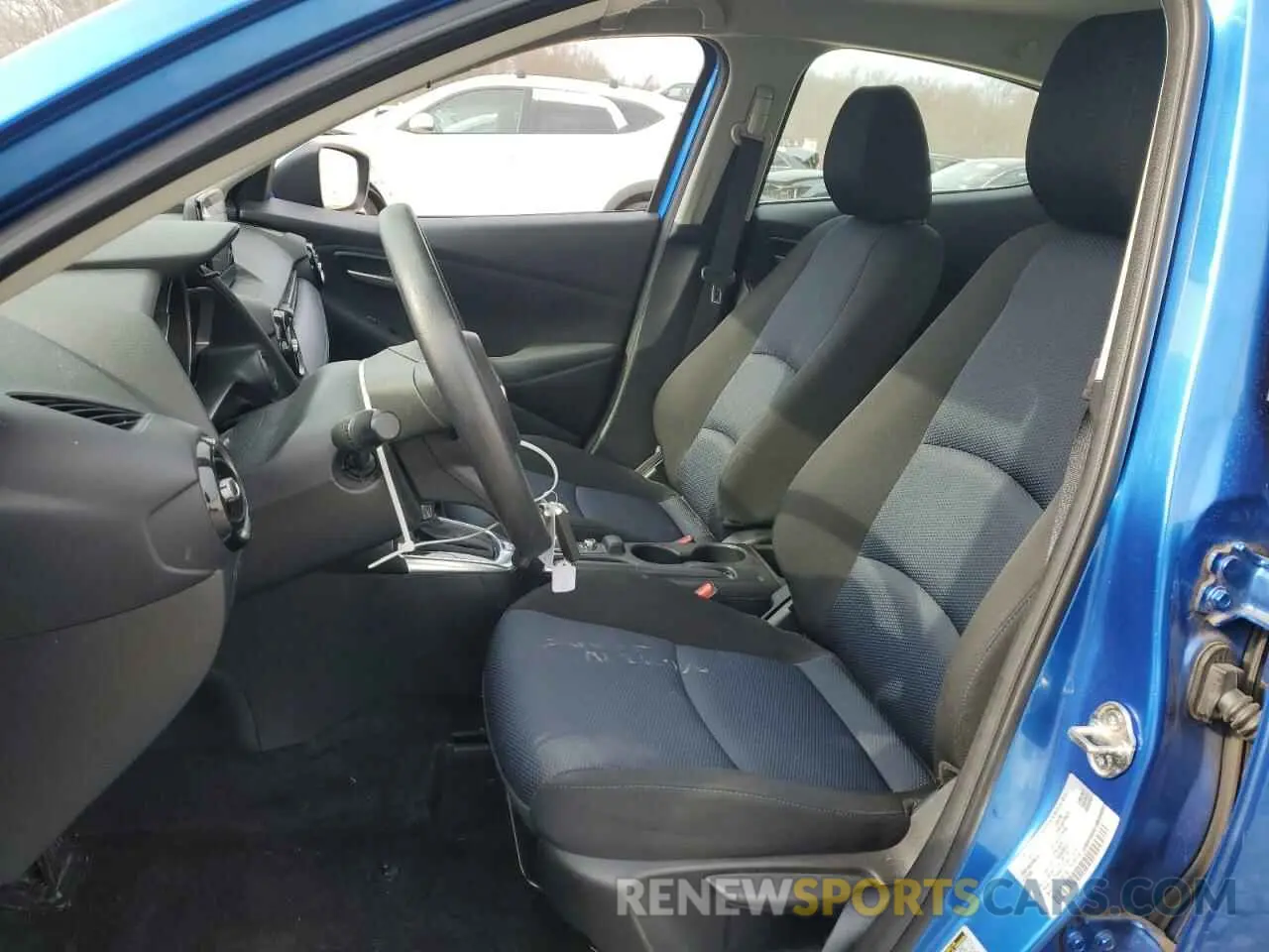 7 Photograph of a damaged car 3MYDLBJV1LY700720 TOYOTA YARIS 2020