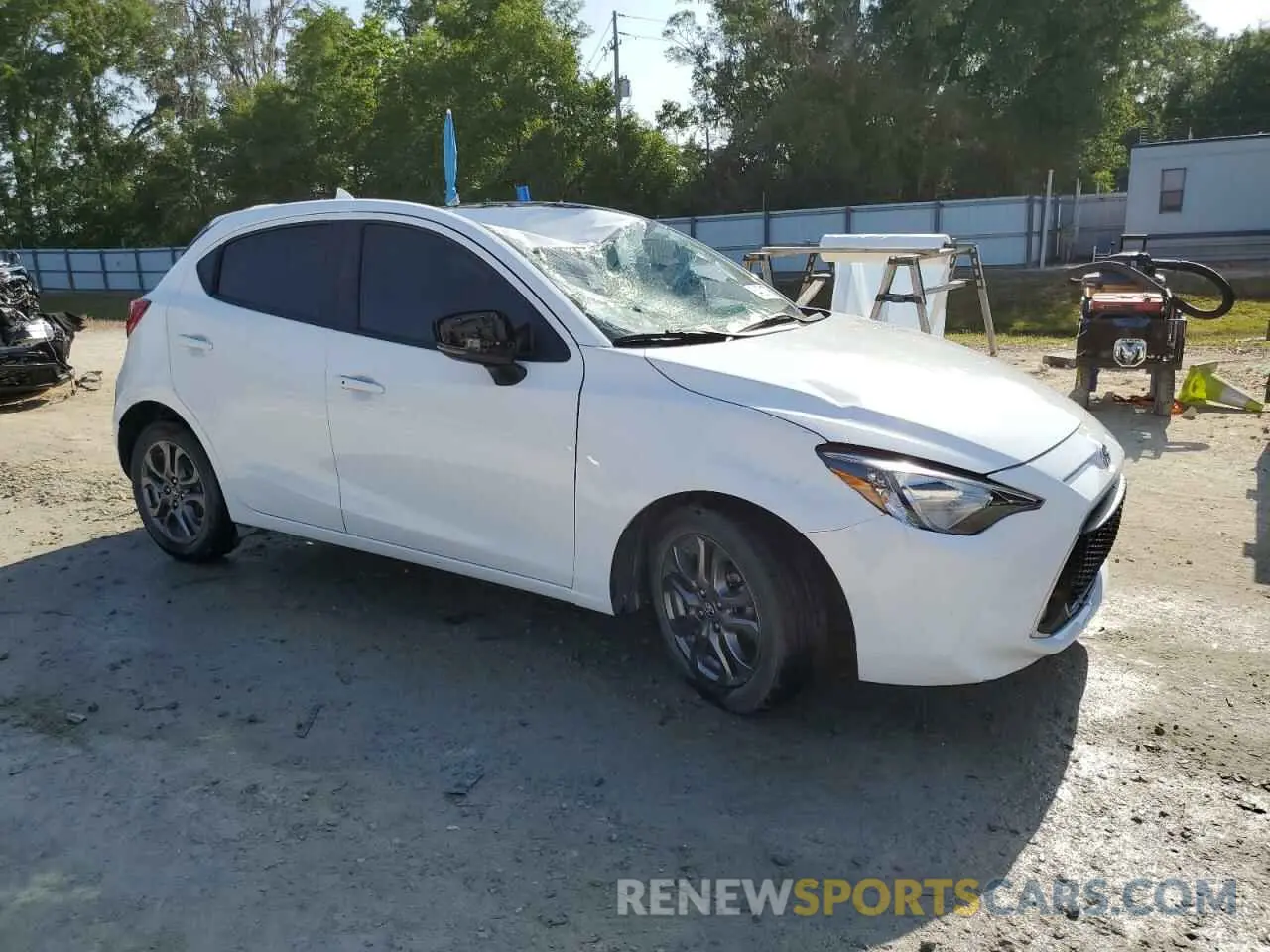 4 Фотография поврежденного автомобиля 3MYDLBJV1LY701432 TOYOTA YARIS 2020