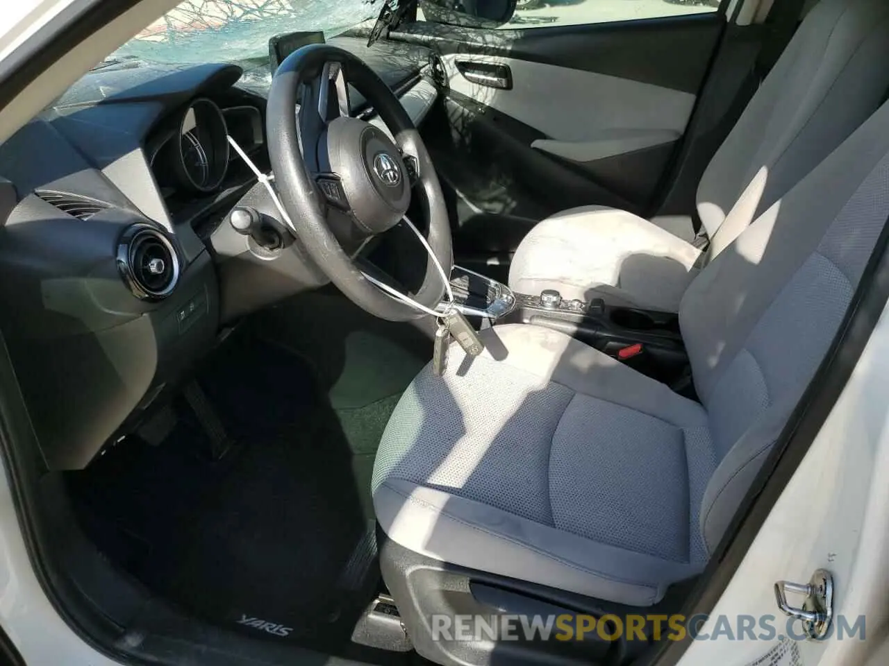 7 Фотография поврежденного автомобиля 3MYDLBJV1LY701432 TOYOTA YARIS 2020