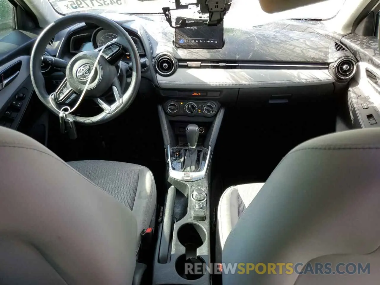 8 Фотография поврежденного автомобиля 3MYDLBJV1LY701432 TOYOTA YARIS 2020