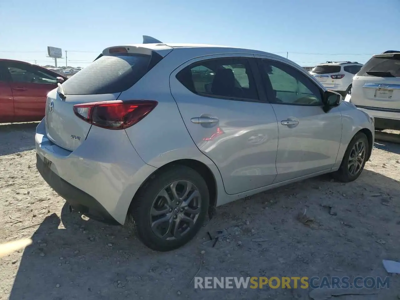 3 Photograph of a damaged car 3MYDLBJV1LY704346 TOYOTA YARIS 2020