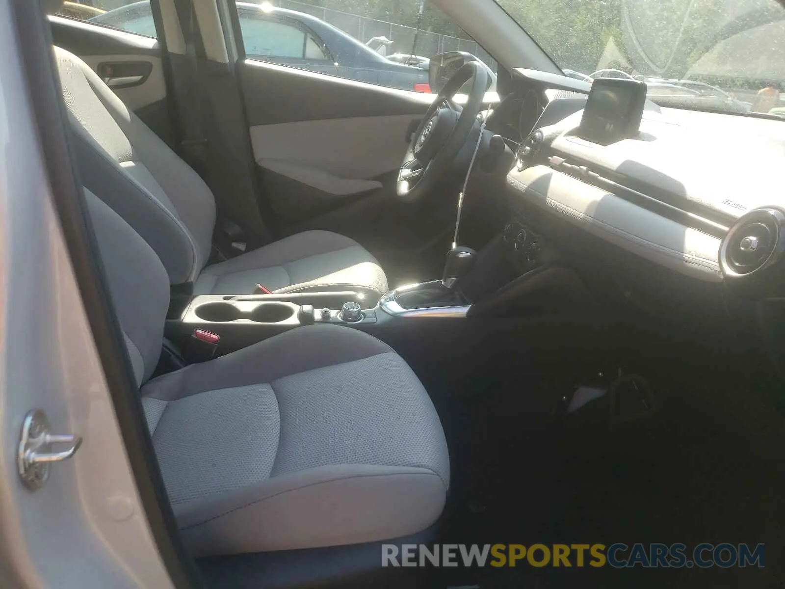 5 Photograph of a damaged car 3MYDLBJV1LY715962 TOYOTA YARIS 2020