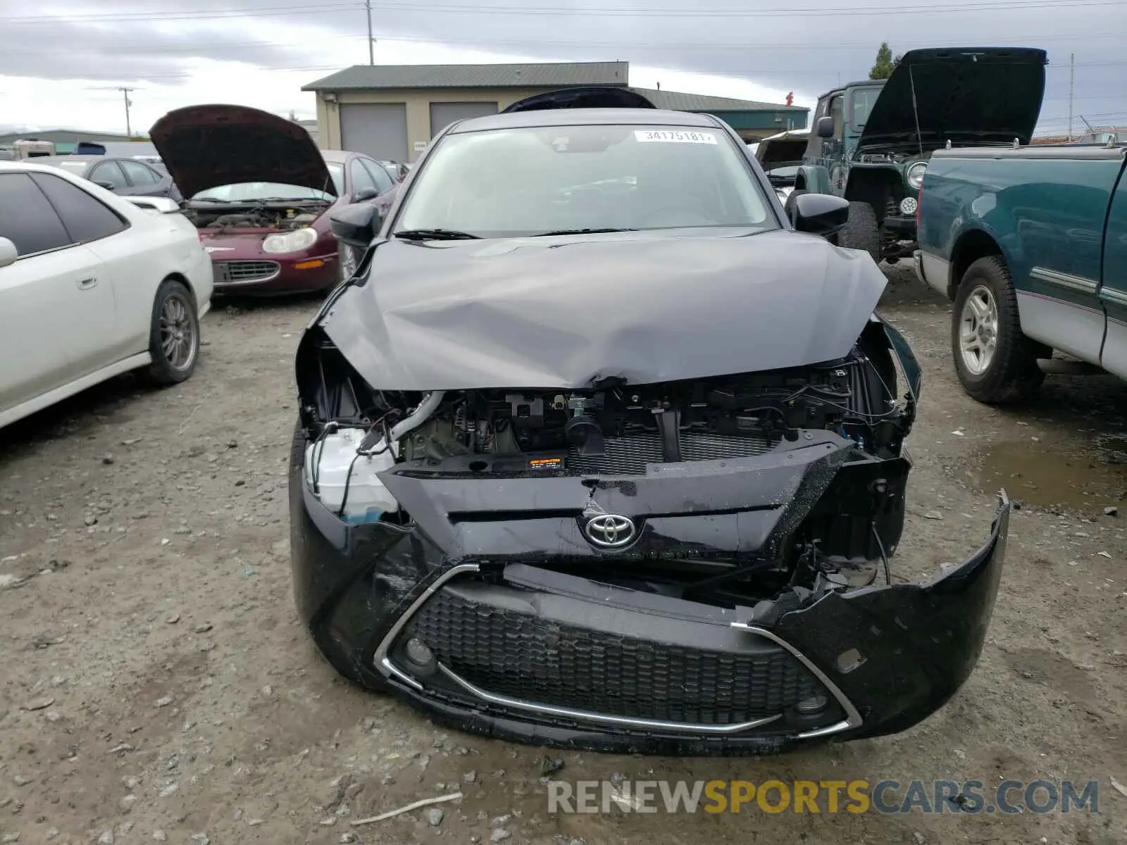9 Photograph of a damaged car 3MYDLBJV2LY700080 TOYOTA YARIS 2020