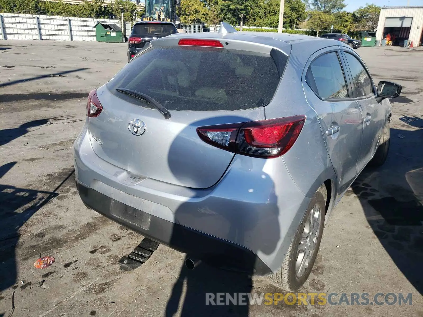4 Photograph of a damaged car 3MYDLBJV2LY706171 TOYOTA YARIS 2020