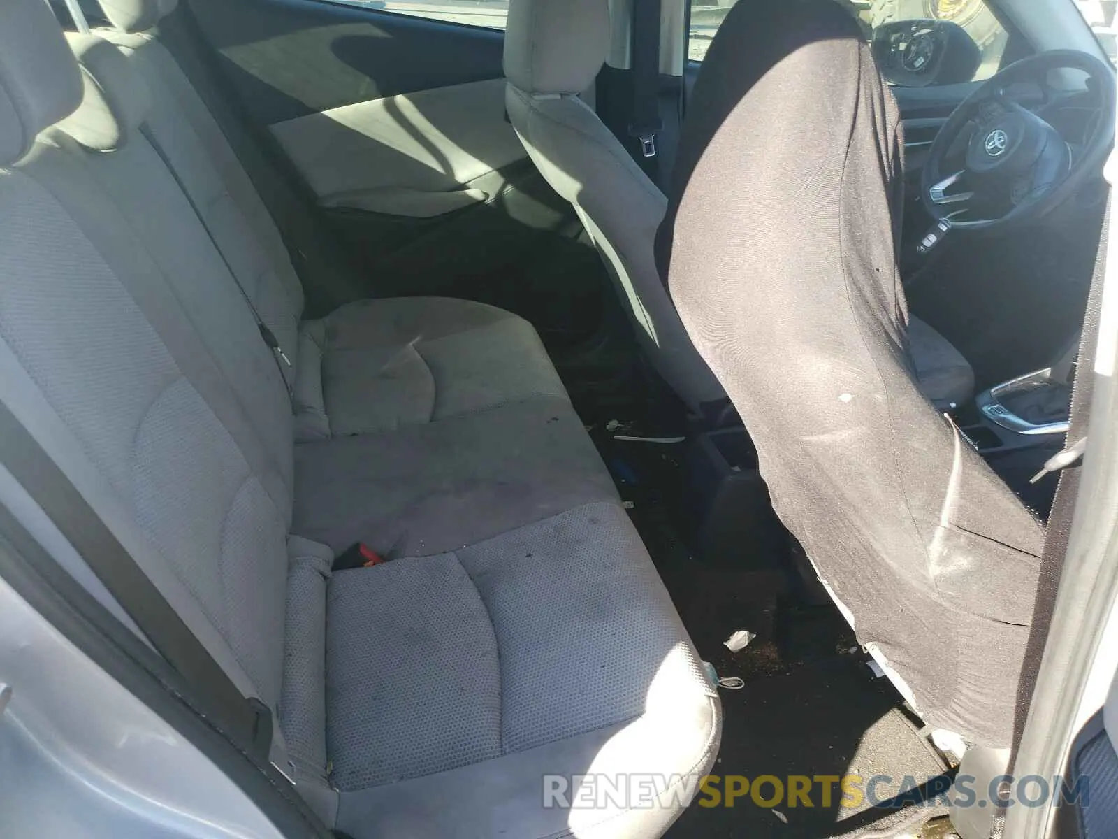 6 Photograph of a damaged car 3MYDLBJV2LY706171 TOYOTA YARIS 2020