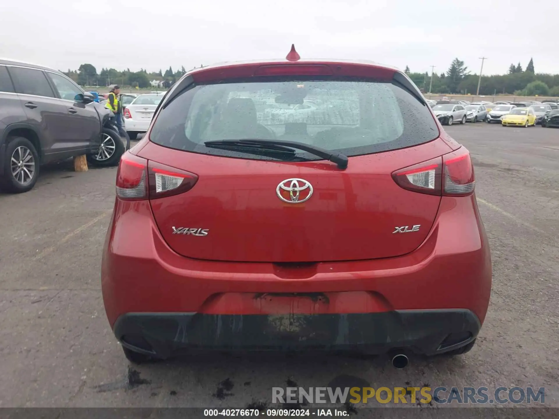 16 Photograph of a damaged car 3MYDLBJV3LY702968 TOYOTA YARIS 2020