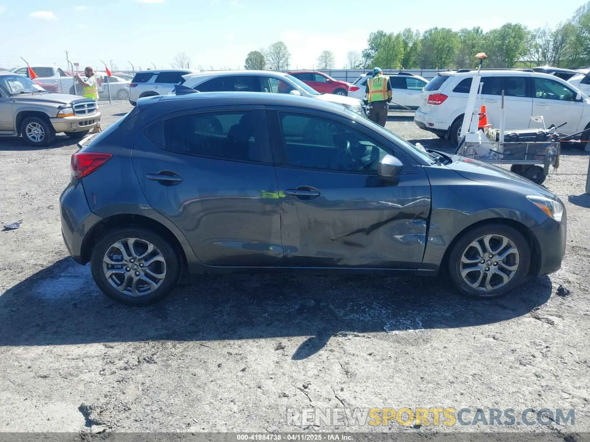 12 Photograph of a damaged car 3MYDLBJV3LY703134 TOYOTA YARIS 2020