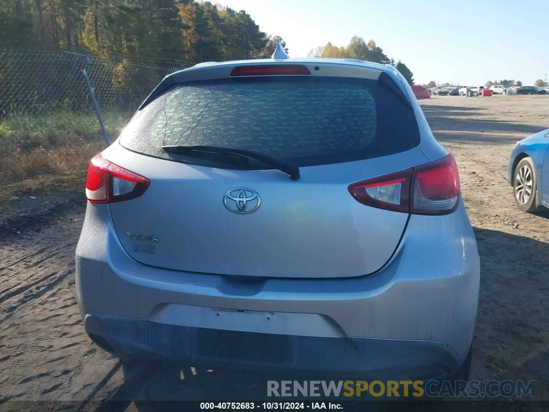 15 Photograph of a damaged car 3MYDLBJV5LY704995 TOYOTA YARIS 2020