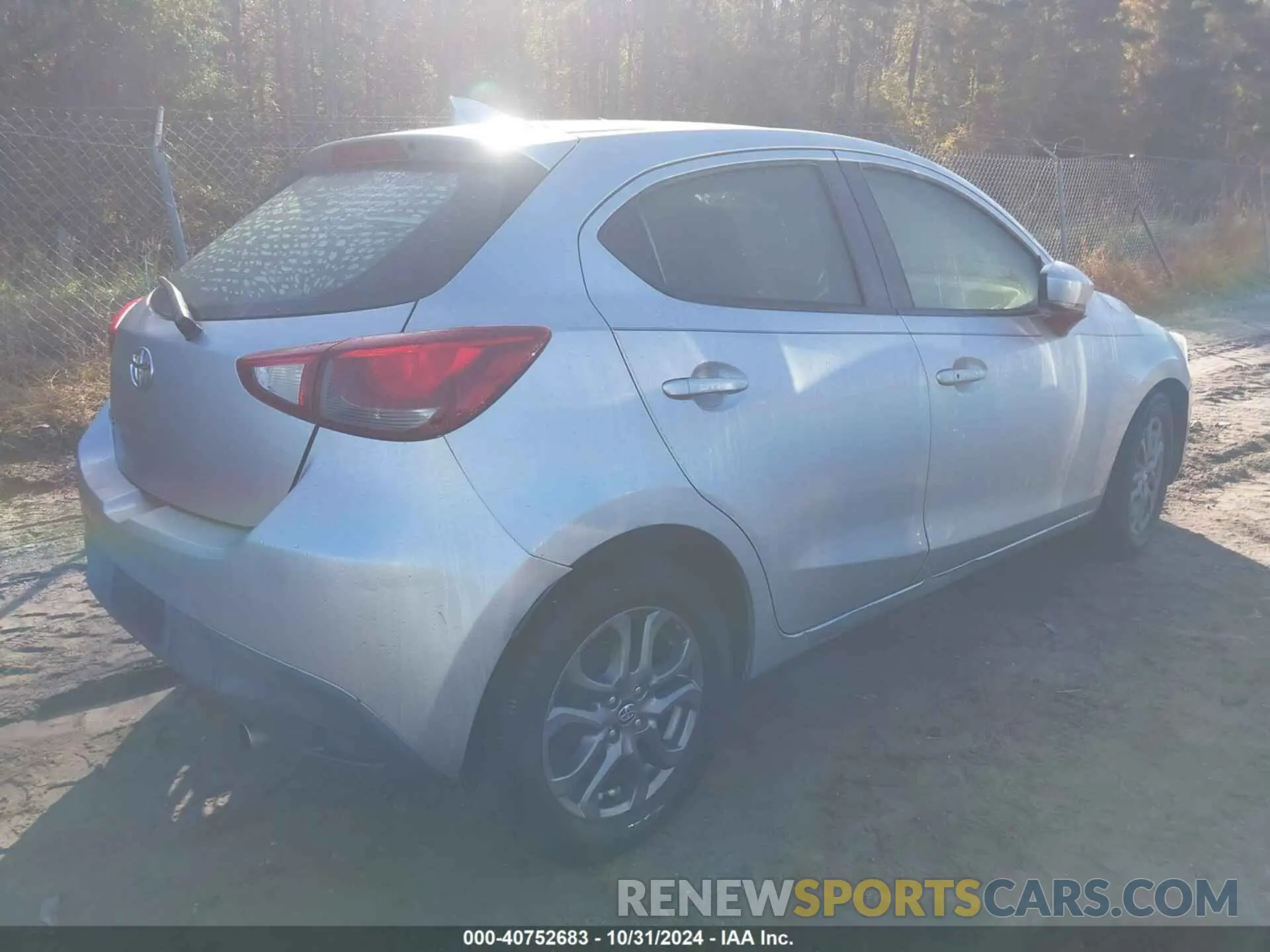 4 Photograph of a damaged car 3MYDLBJV5LY704995 TOYOTA YARIS 2020