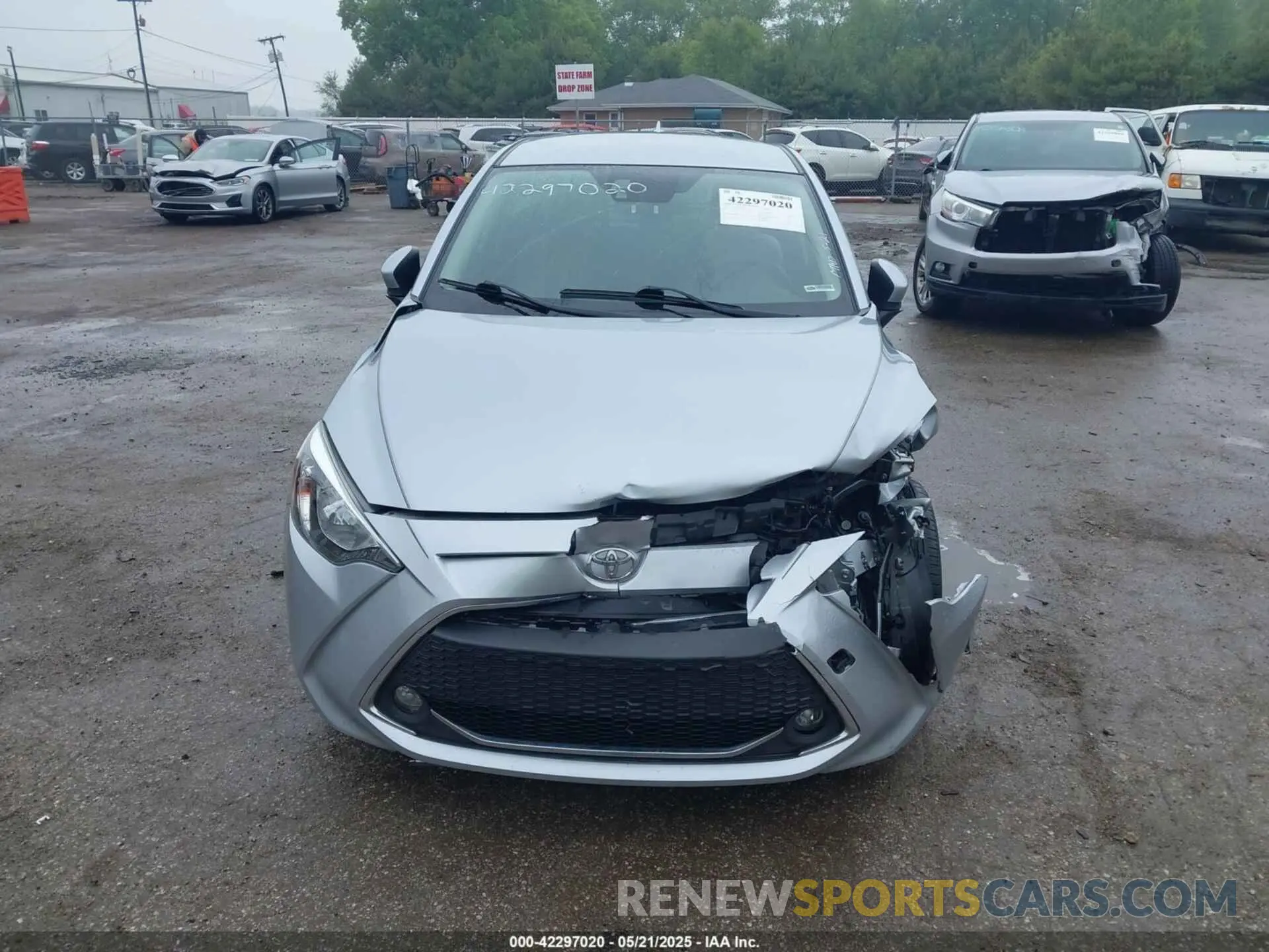 12 Фотография поврежденного автомобиля 3MYDLBJV6LY700373 TOYOTA YARIS 2020