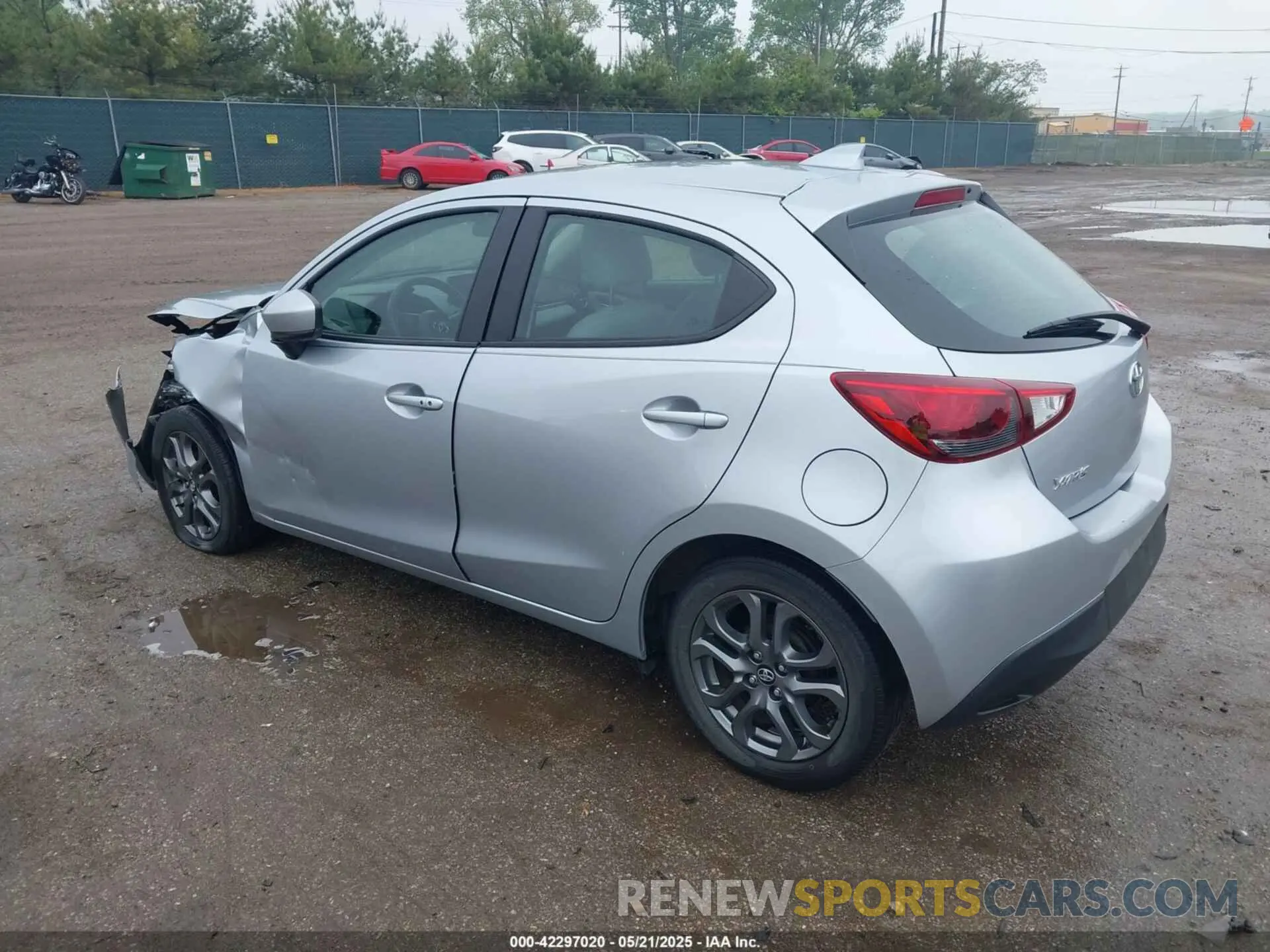 3 Фотография поврежденного автомобиля 3MYDLBJV6LY700373 TOYOTA YARIS 2020