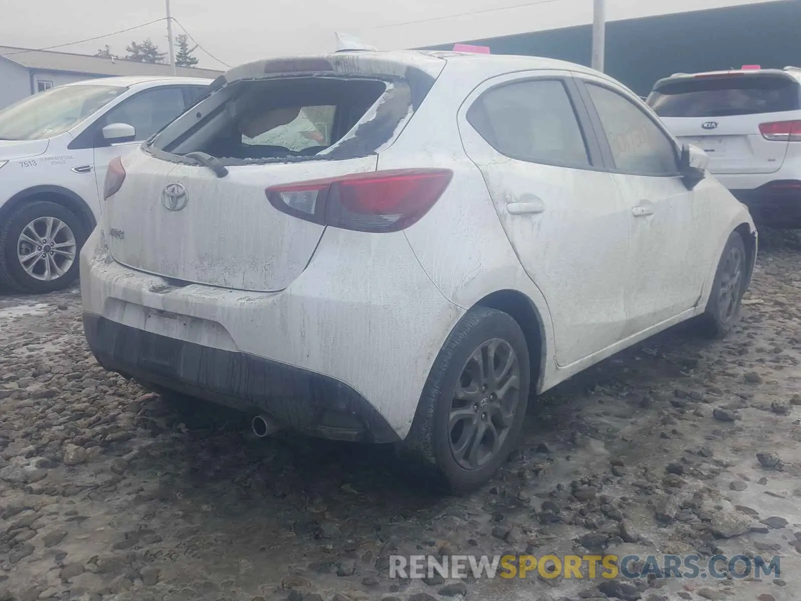 4 Photograph of a damaged car 3MYDLBJV6LY701295 TOYOTA YARIS 2020