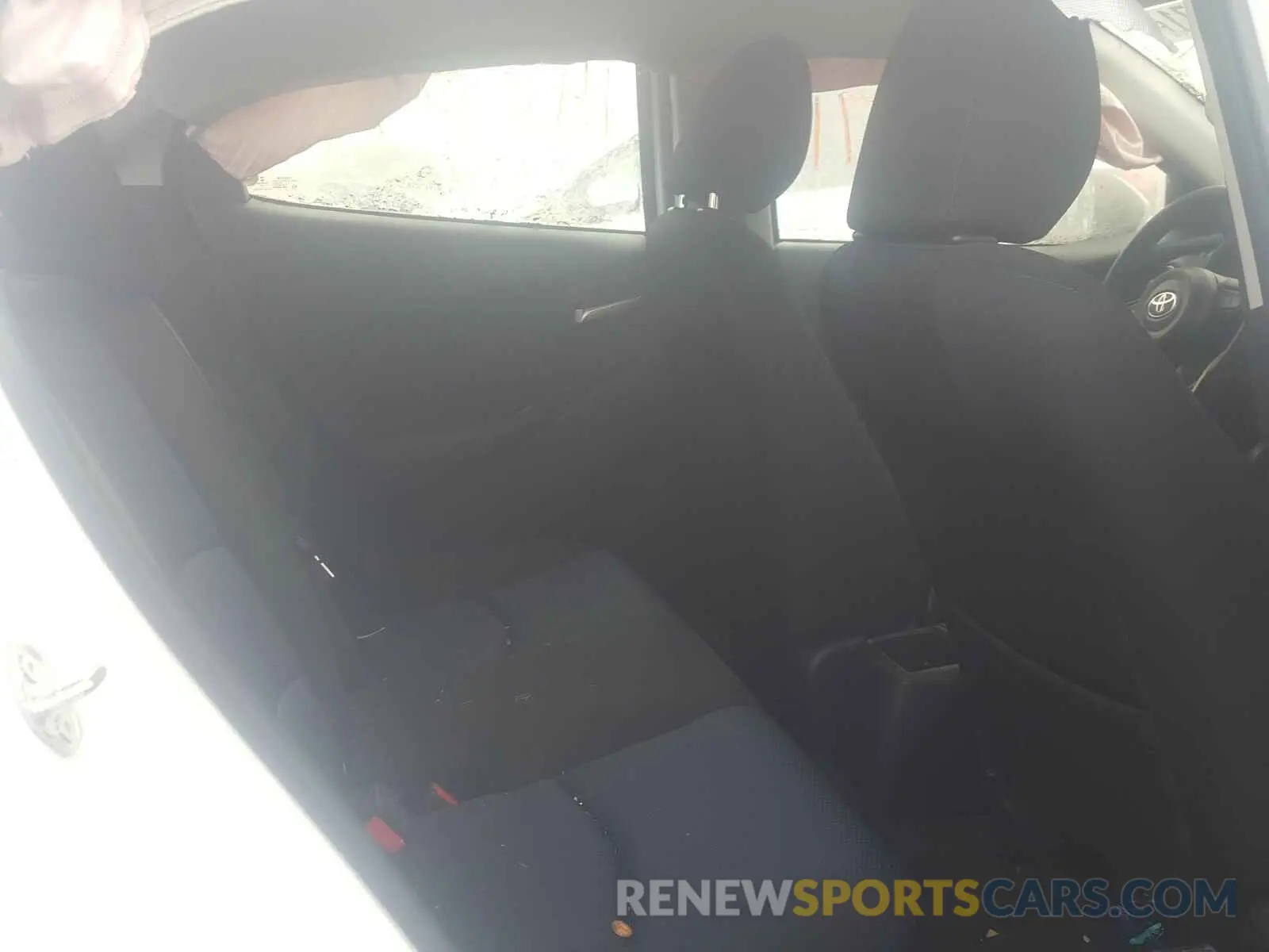 6 Photograph of a damaged car 3MYDLBJV6LY701295 TOYOTA YARIS 2020